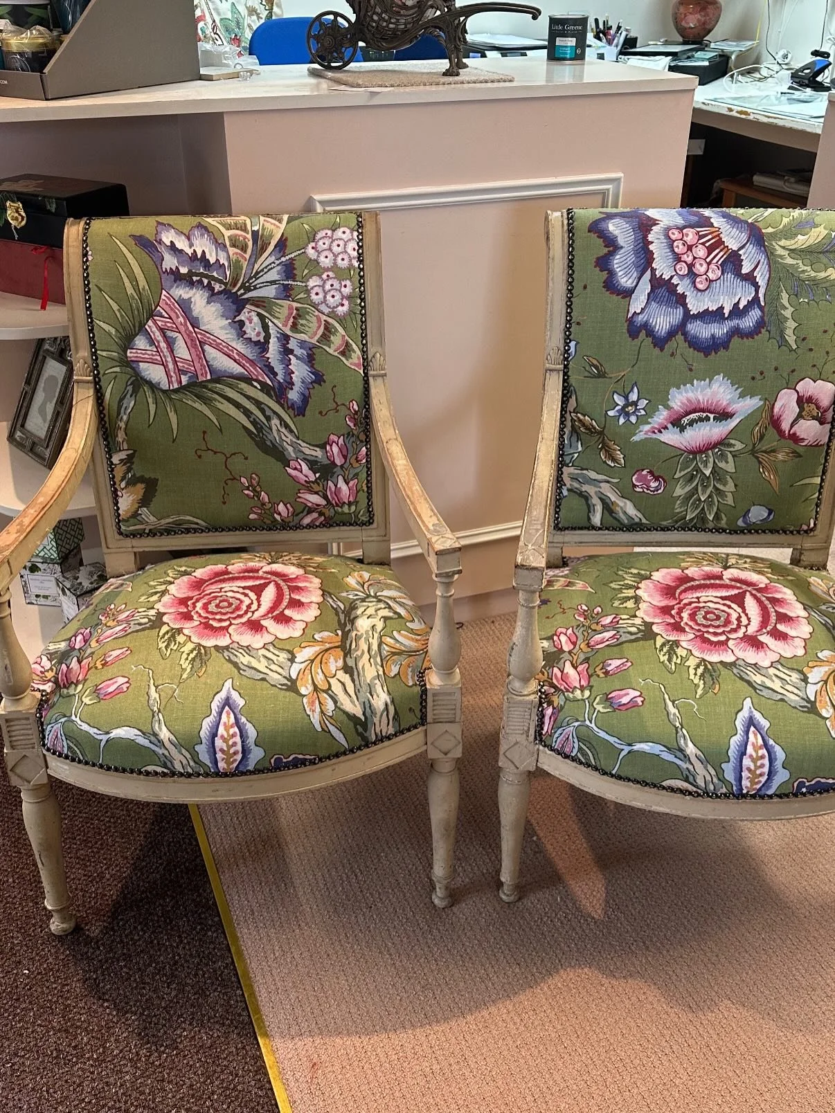 French chairs, totally transformed.
#manuelcanovasfabric 
#upholstery
#classic design
#interior design