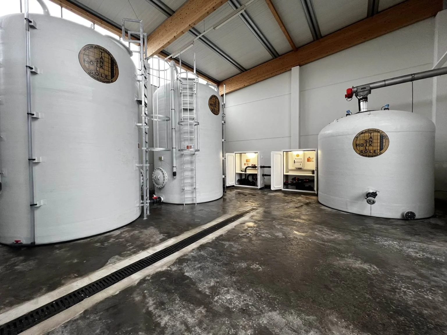 Fertige Soleanlage mit 30.000l Lagertanks