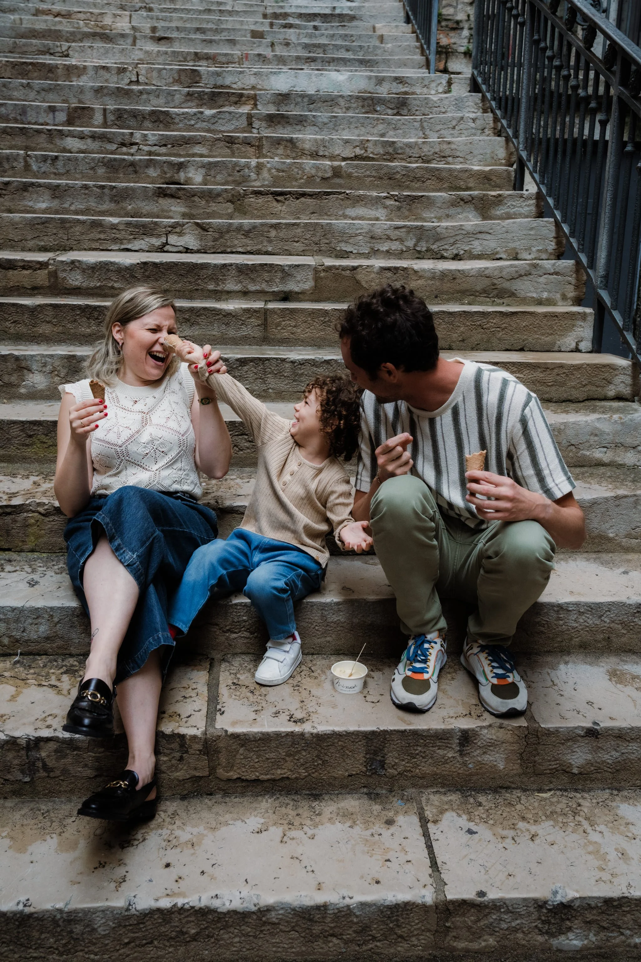 photographe-famille-lyon-croixrousse17.jpg