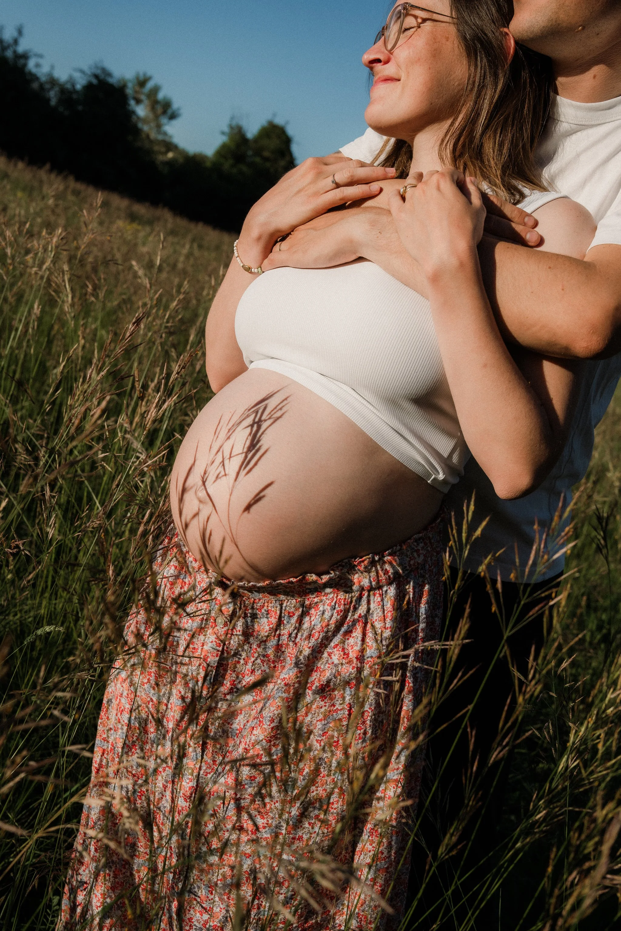  Photographe grossesse à Lyon, reportage en couple. Cabinet Poétique 