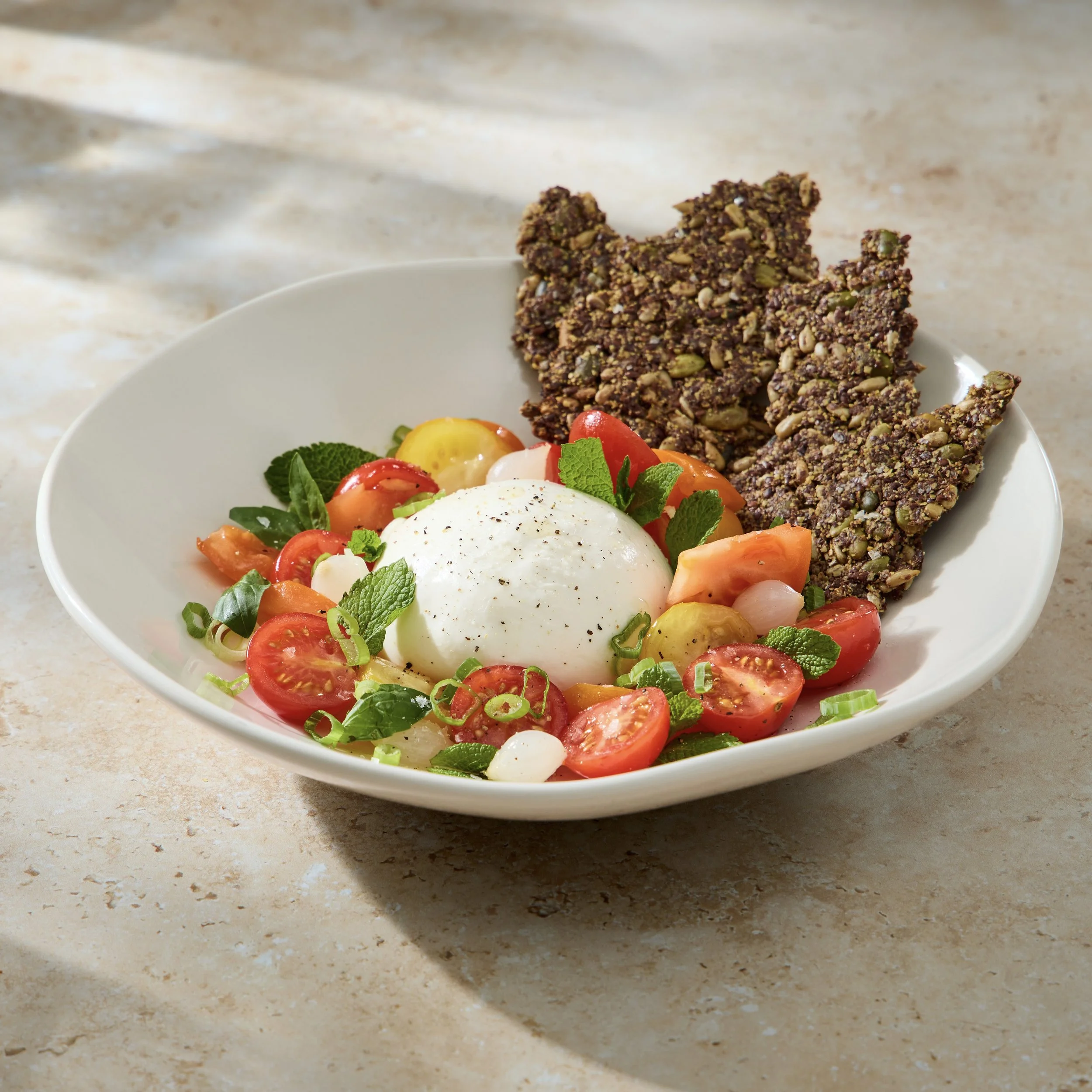 23. BURRATA & PUMPERNICKLE CRACKERS_004.jpeg