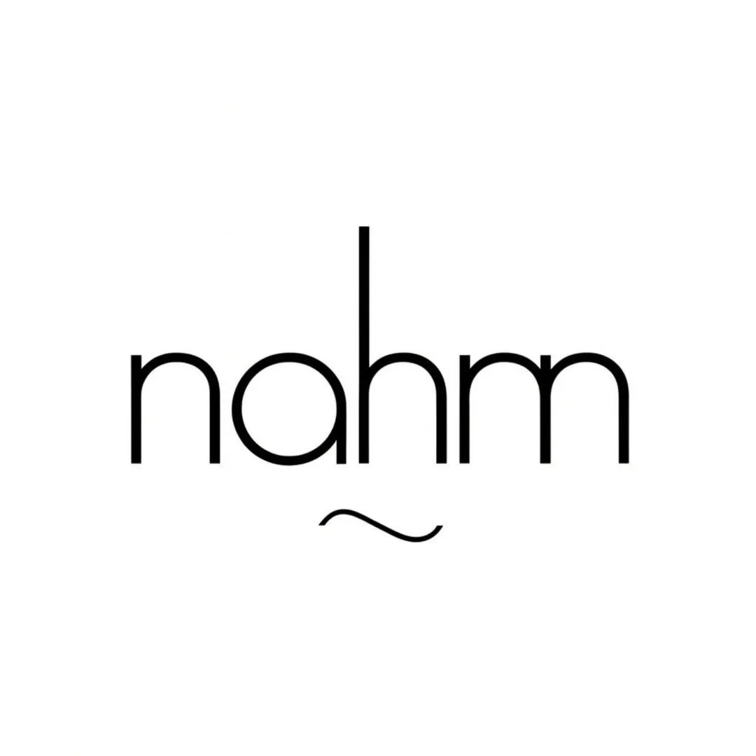 Stylized word 'nahr' with a tilde underneath and a vertical line extending from the middle of the letter 'h'.