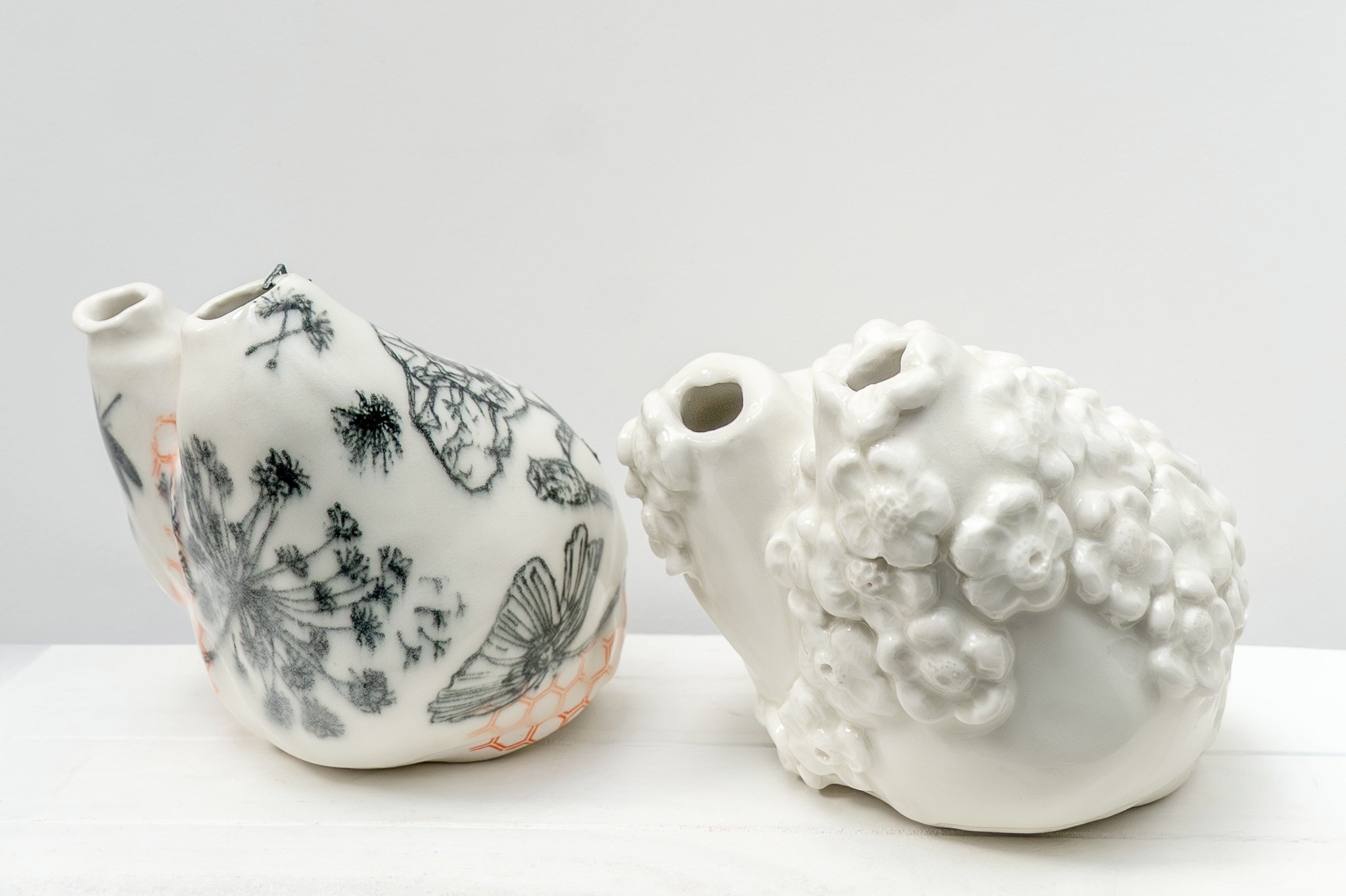 The Art of Resilience: Why a Symbolic Heart Sculpture is the Ultimate Unique Ceramic Gift