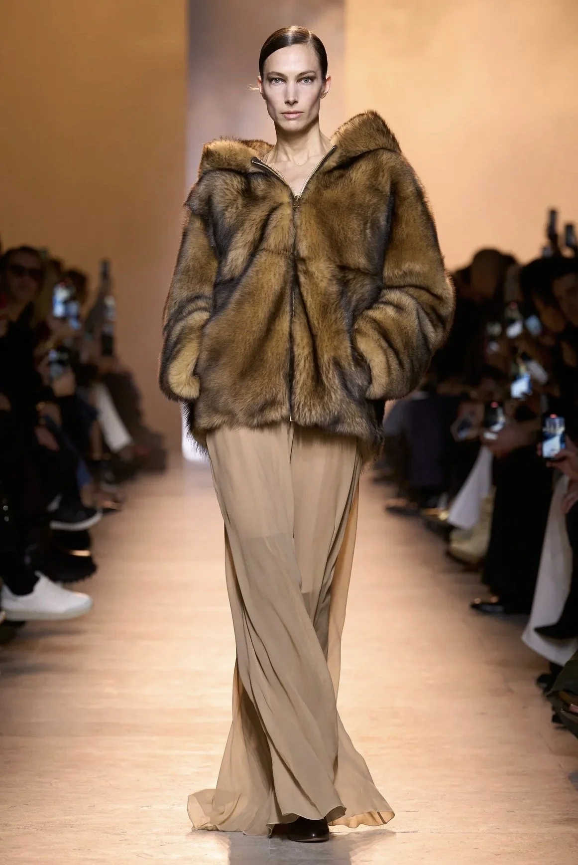 Elie Saab FW25 - Assisting Rosie Vogel Casting
