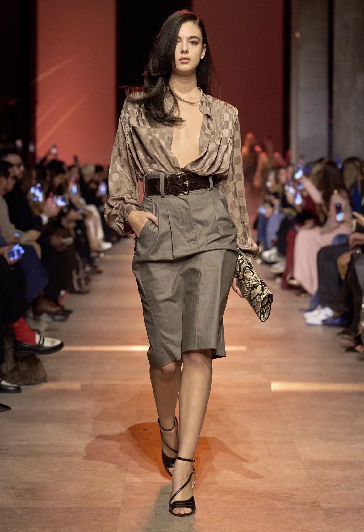 Elie Saab SS26 - Assisting Rosie Vogel Casting