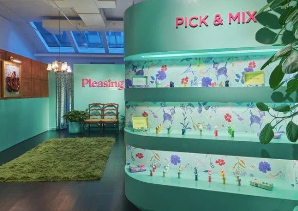 Pleasing pop up store
