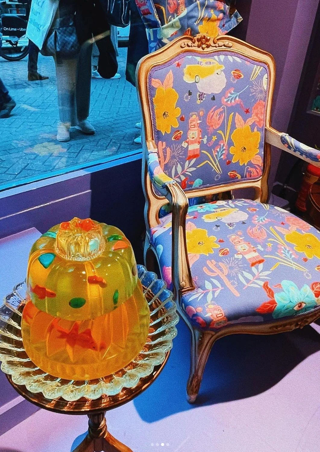 Pleasing pop up store