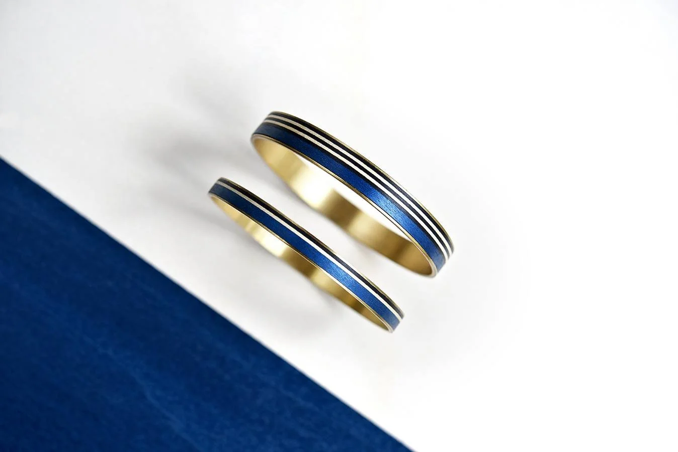 bracelet-jonc-bleu-bois-marqueterie.jpg