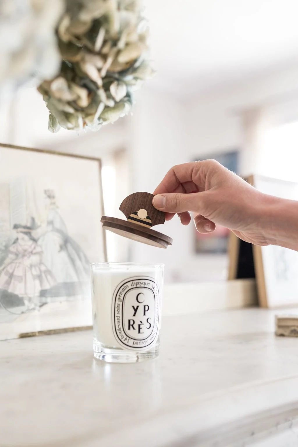 Chapeau de bougie - noyer et marqueterie  