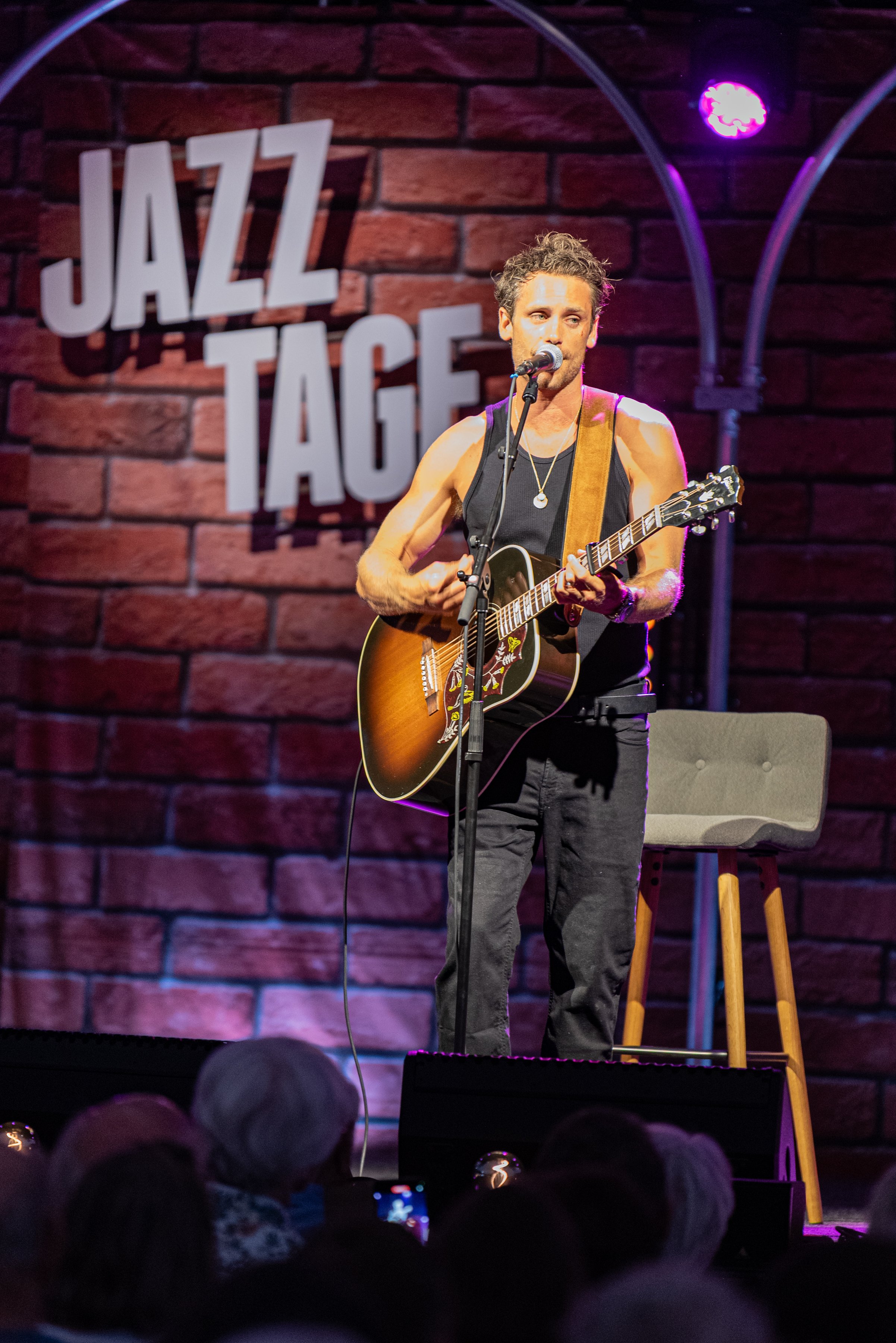 BASTIAN BAKER-4711.jpg