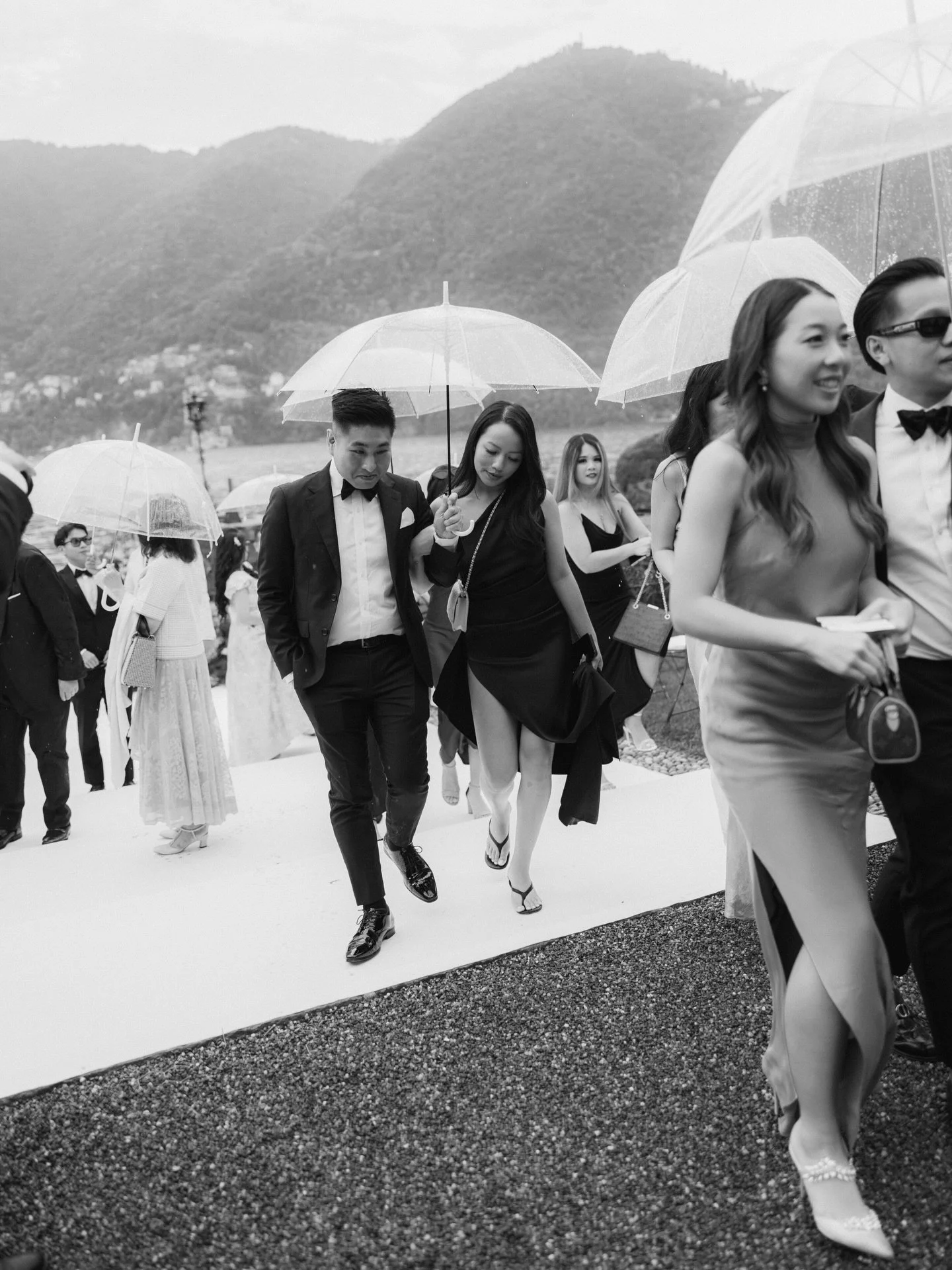 The rain showed up just in time for the vows, and somehow it made everything feel even more romantic and special. A few moments from this unforgettable Lake Como wedding. Helen &amp; Adrian 🤍

Photography @thenewoldweddings 
Couple @helenrchau @adri
