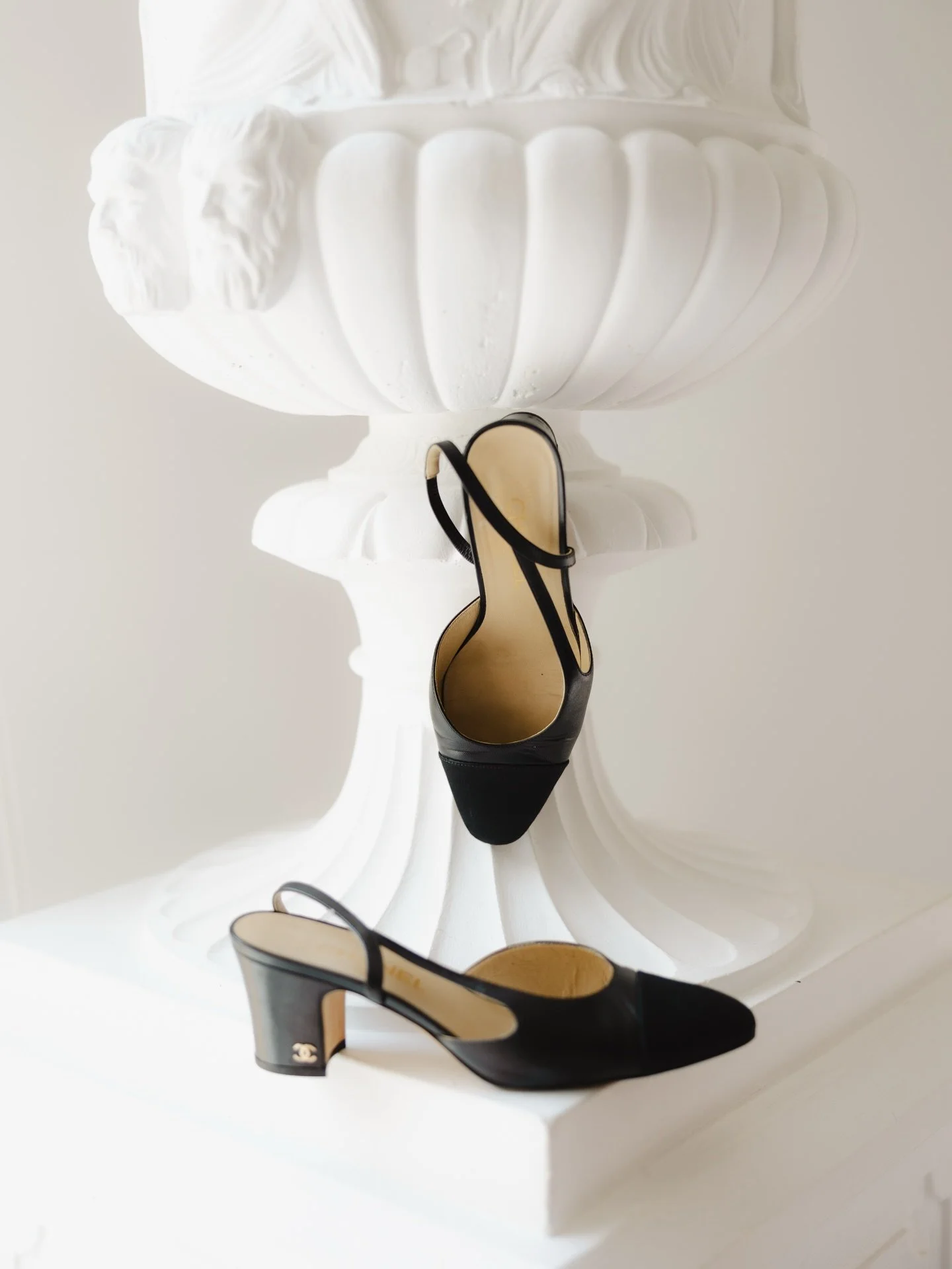 Throwback to this stunning wedding at @lafoleia 
P.S. The classic Chanel slingbacks will always have my heart 🖤