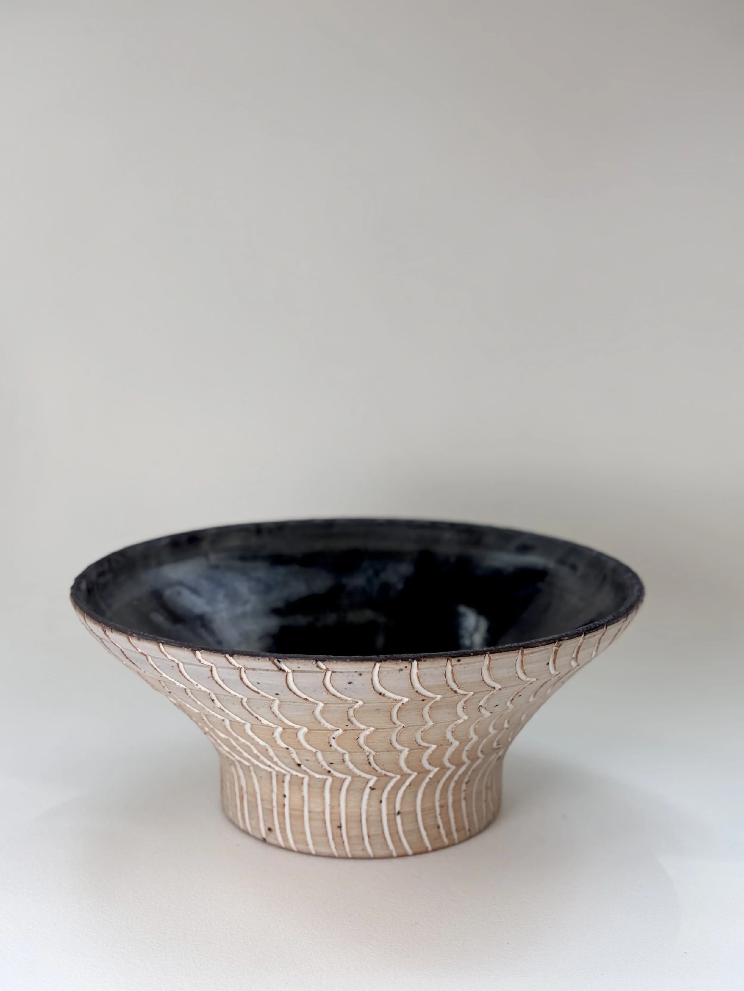 Simplicity - Black and White Flare Bowl