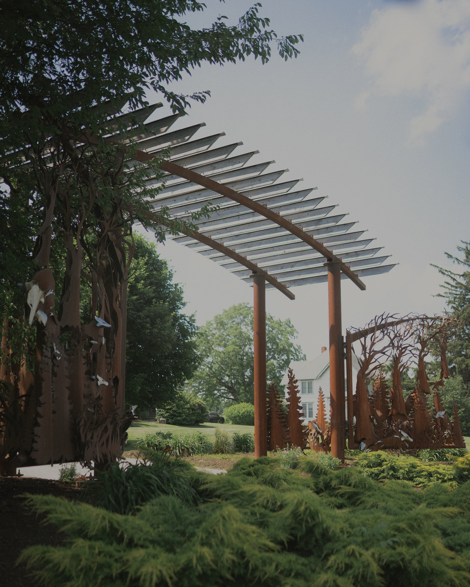 Fox Run entrance and vineyard house