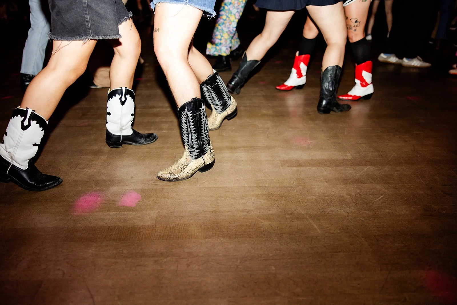 scuff queer line dancing