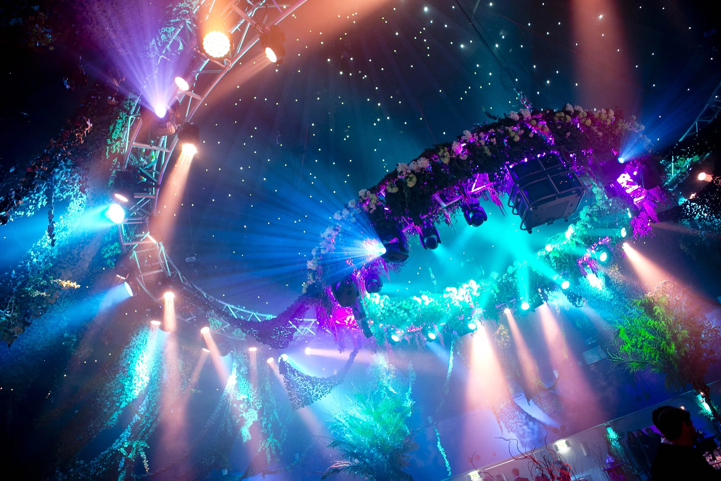 The overall effect is theatrical yet elegant—an otherworldly setting where guests can dine, celebrate, and feel as though they’ve stepped into a fantasy world.