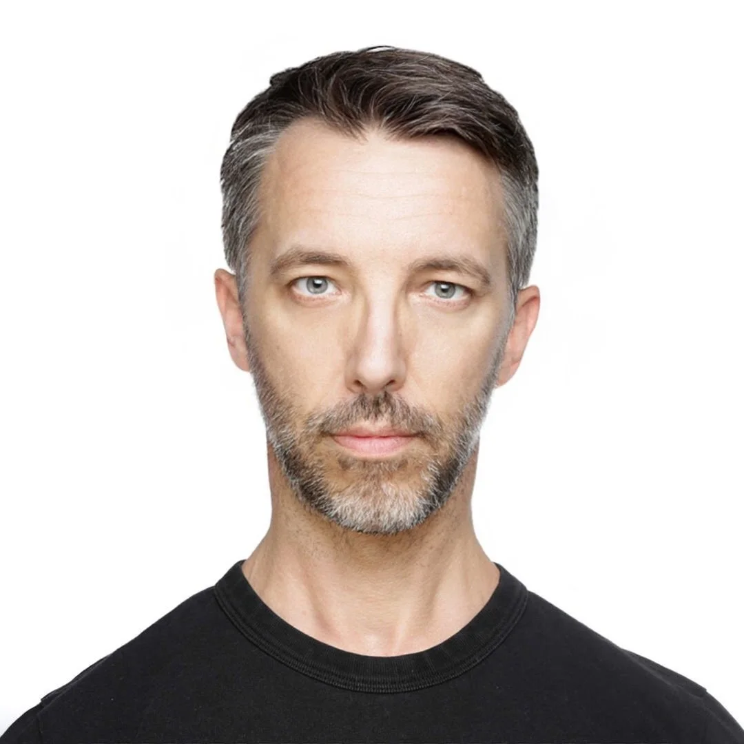 Stefan, founder of OLE BERLIN in Berlin, specialist in clinical skin treatment and physical training.