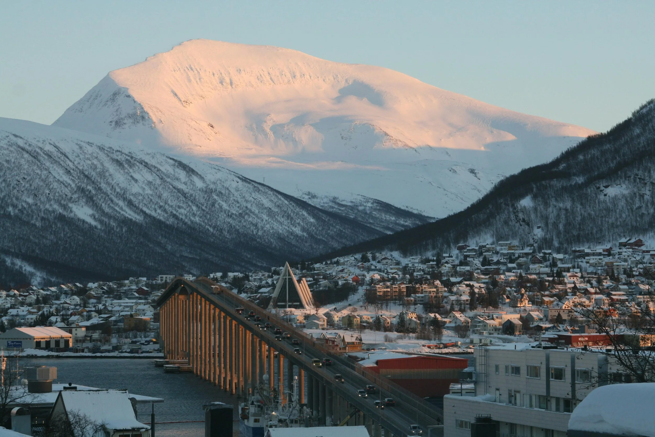 Wild Snowboarding & Skiing Adventure in the Lyngen Alps