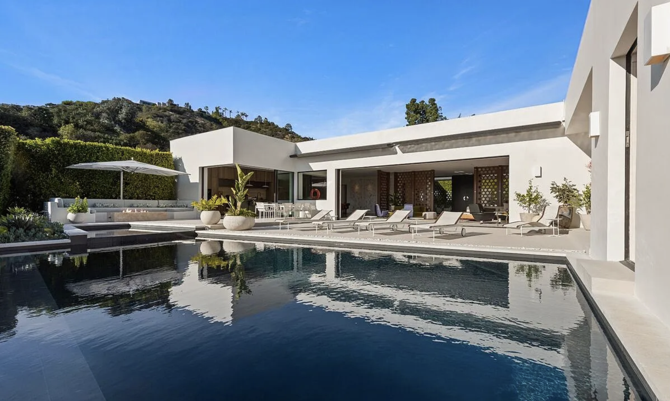 1088 N Hillcrest Rd, Beverly Hills, CA 90210  Zillow.png