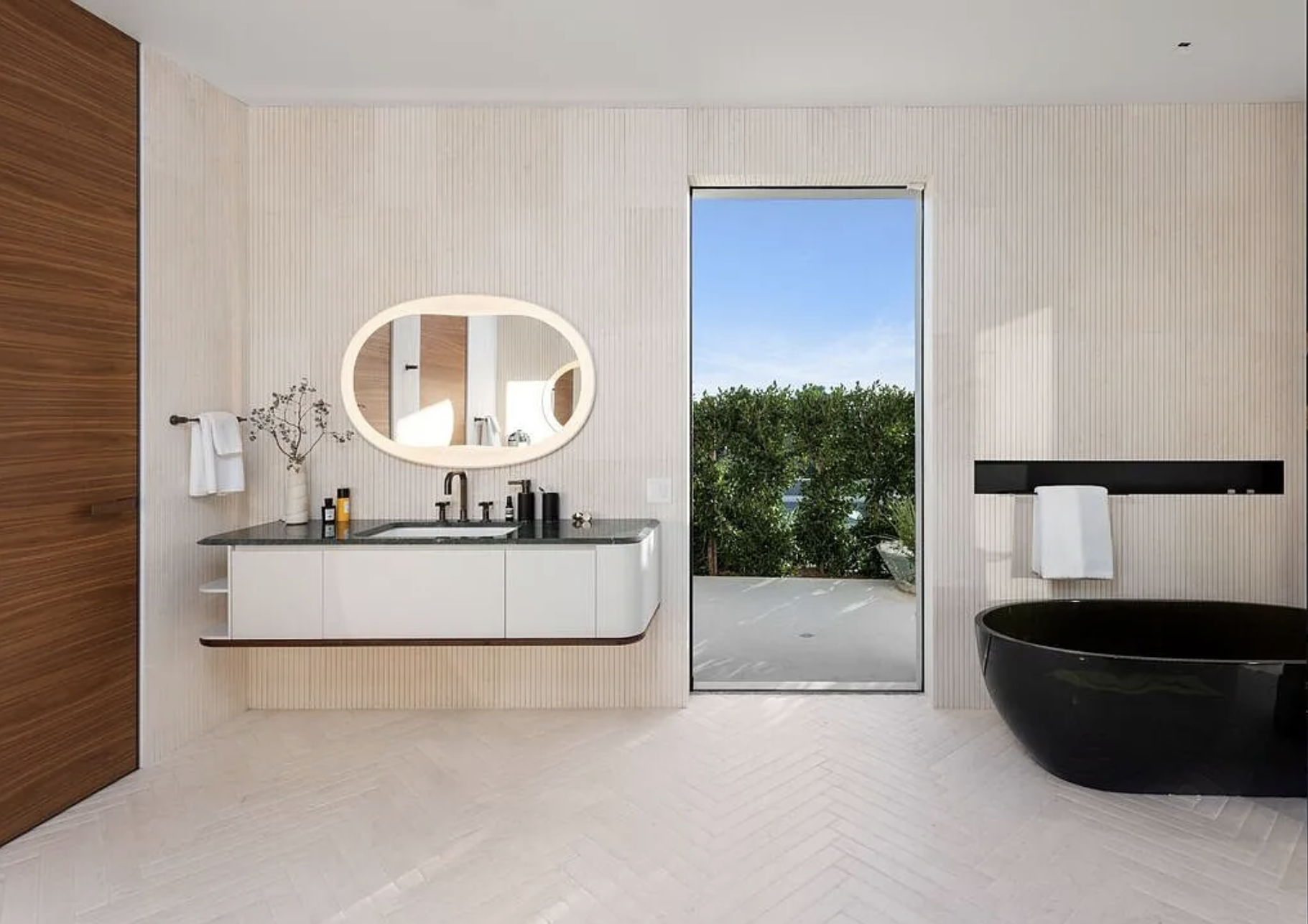 Hillcrest Bathroom.png