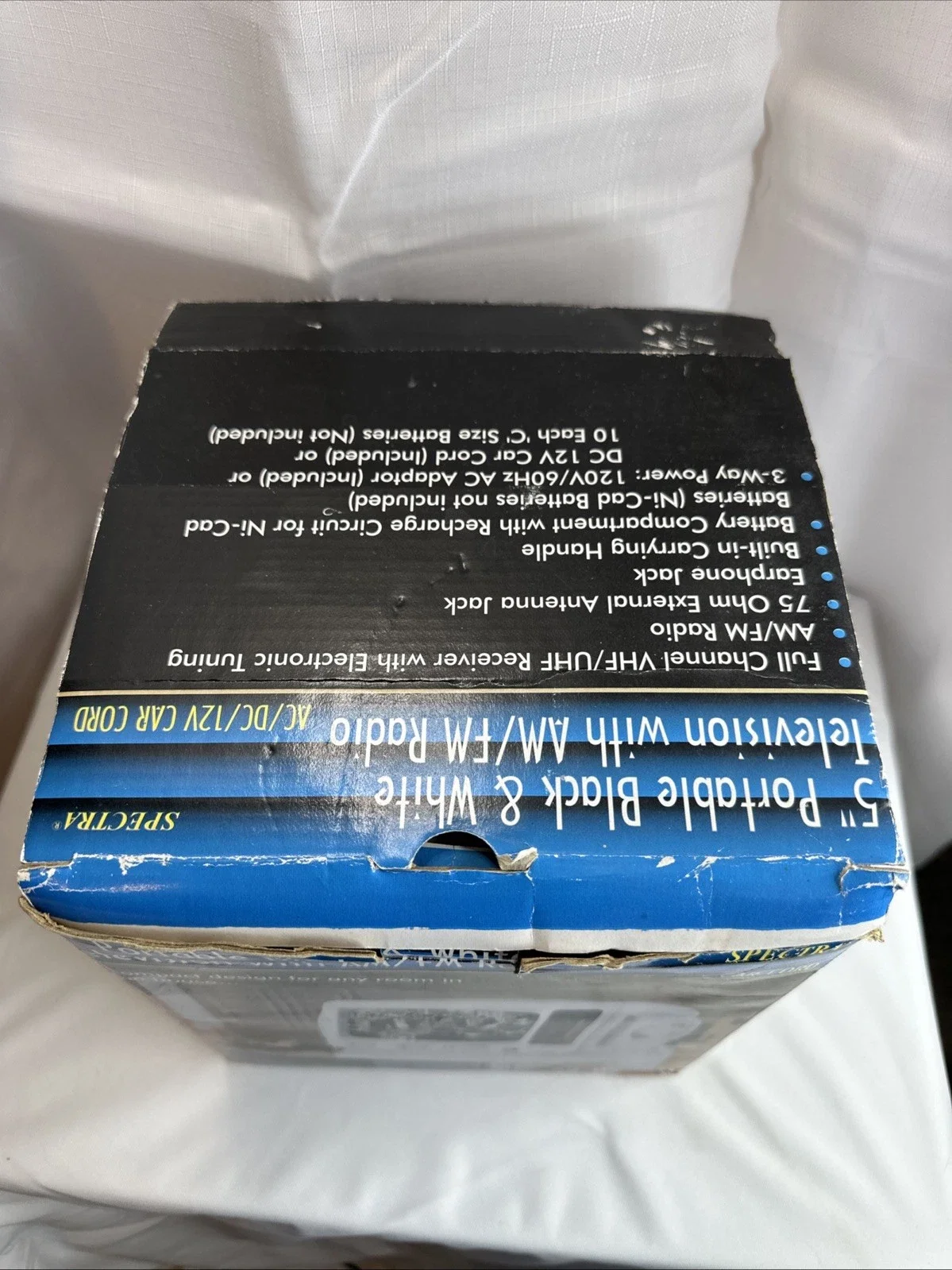 Image of the Spectra 52-BWR-W 5-inch Portable Black and White TV with AM/FM Radio Packaging