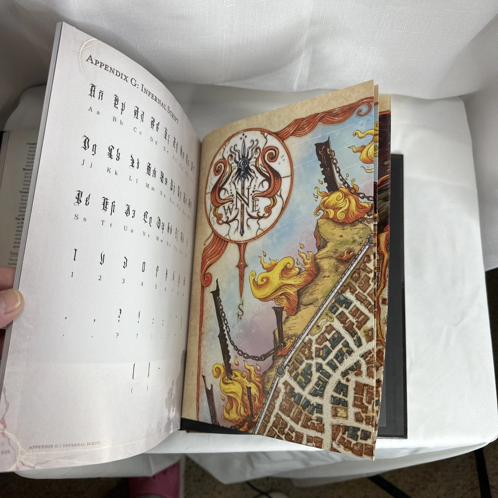 Dungeons and Dragons Baldur's Gate: Descent into Avernus Hardcover