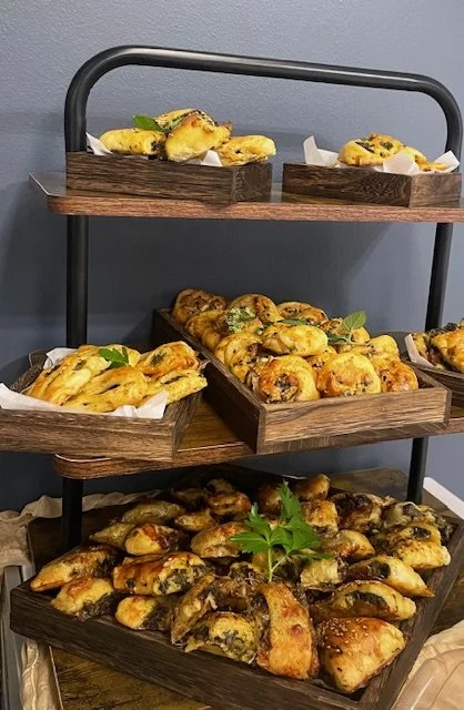 Savoury sourdough pastries  (price per 100 GR)