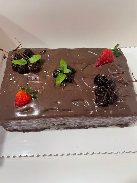 Double Chocolate Cake (price per 100 GR) - AMANDINA