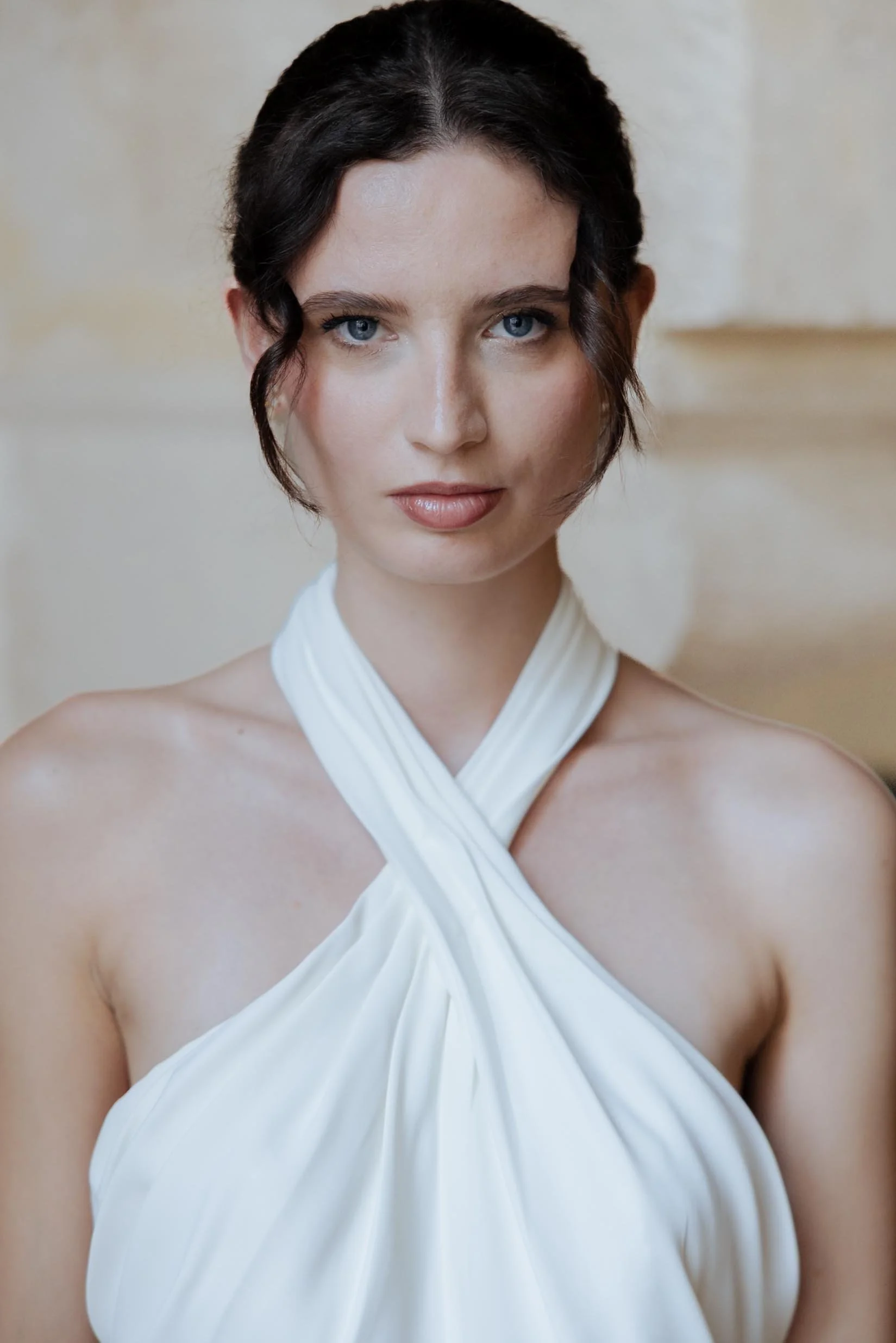 session-engagement-paris-fiancailles-bague-robe-louvre-monument-historique-jeremy-talens-photographe-mariage