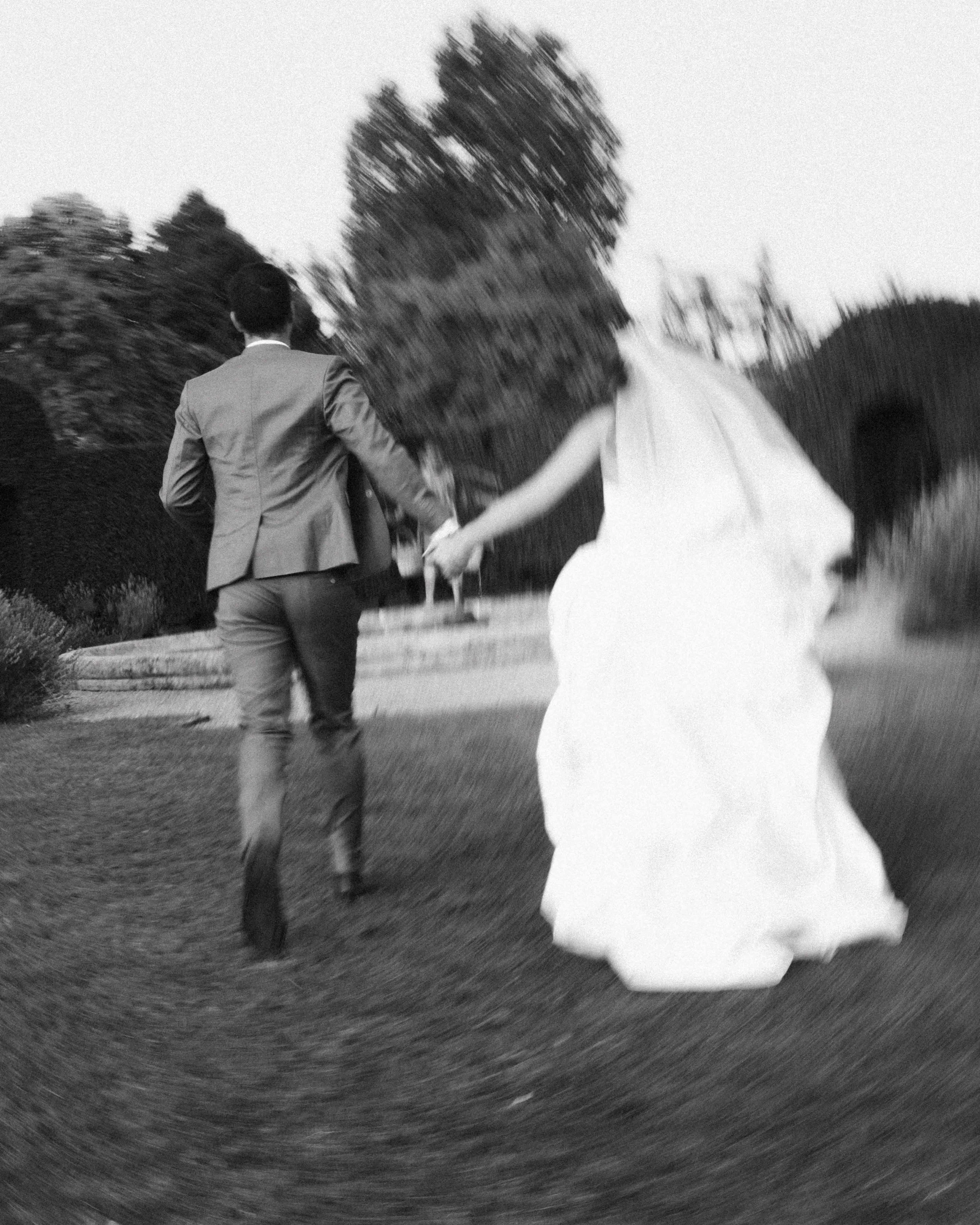 Mariage au chateau de Saint Bernard, mariage beaujolais, photographe mariage lyon, session couple, golden hour 