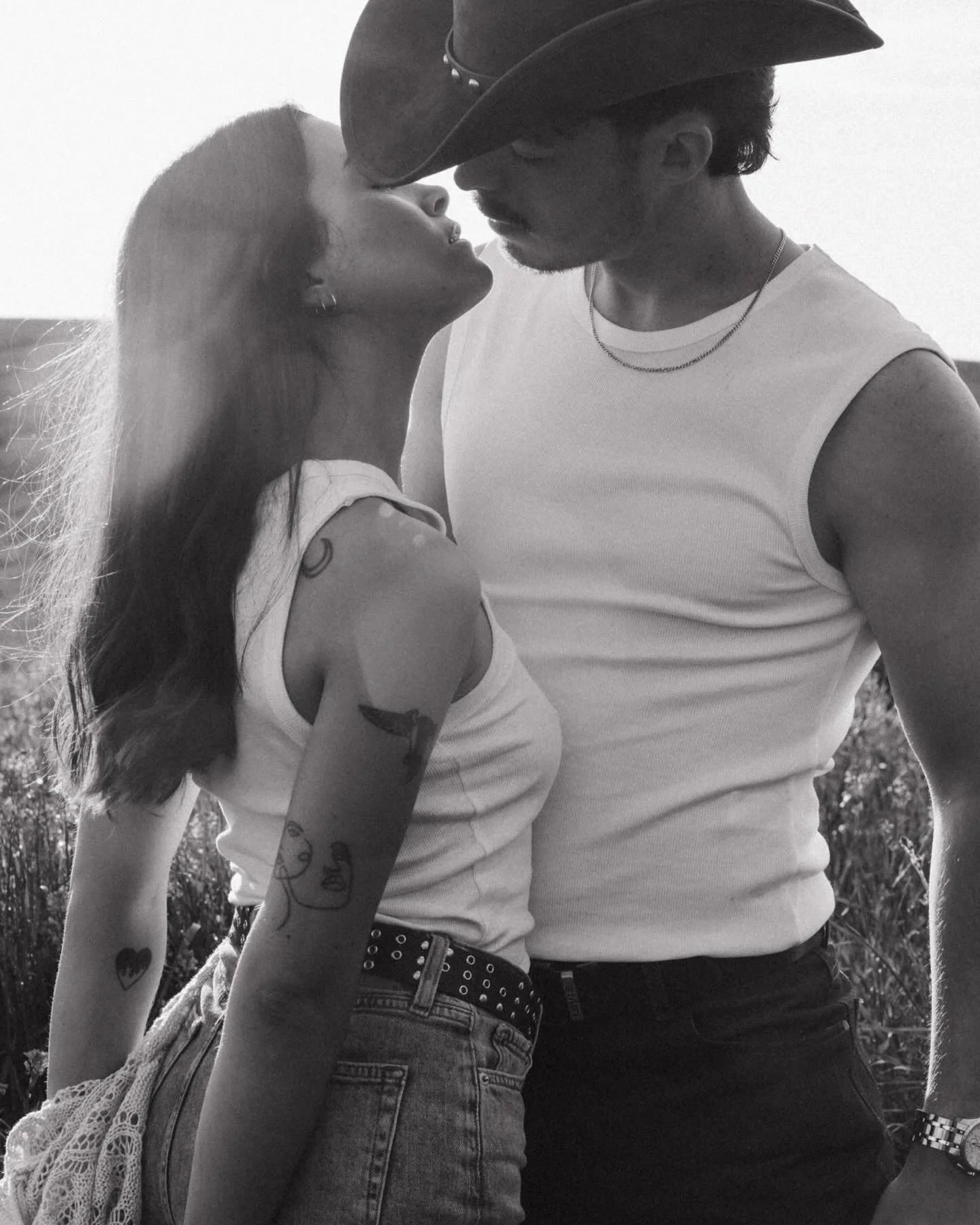 Session couple western in France 
With a beautiful couples 
@clarapointcom 

#engagement #authenticlovemagazine #lovers #couplephotographer #couplephotoshoot