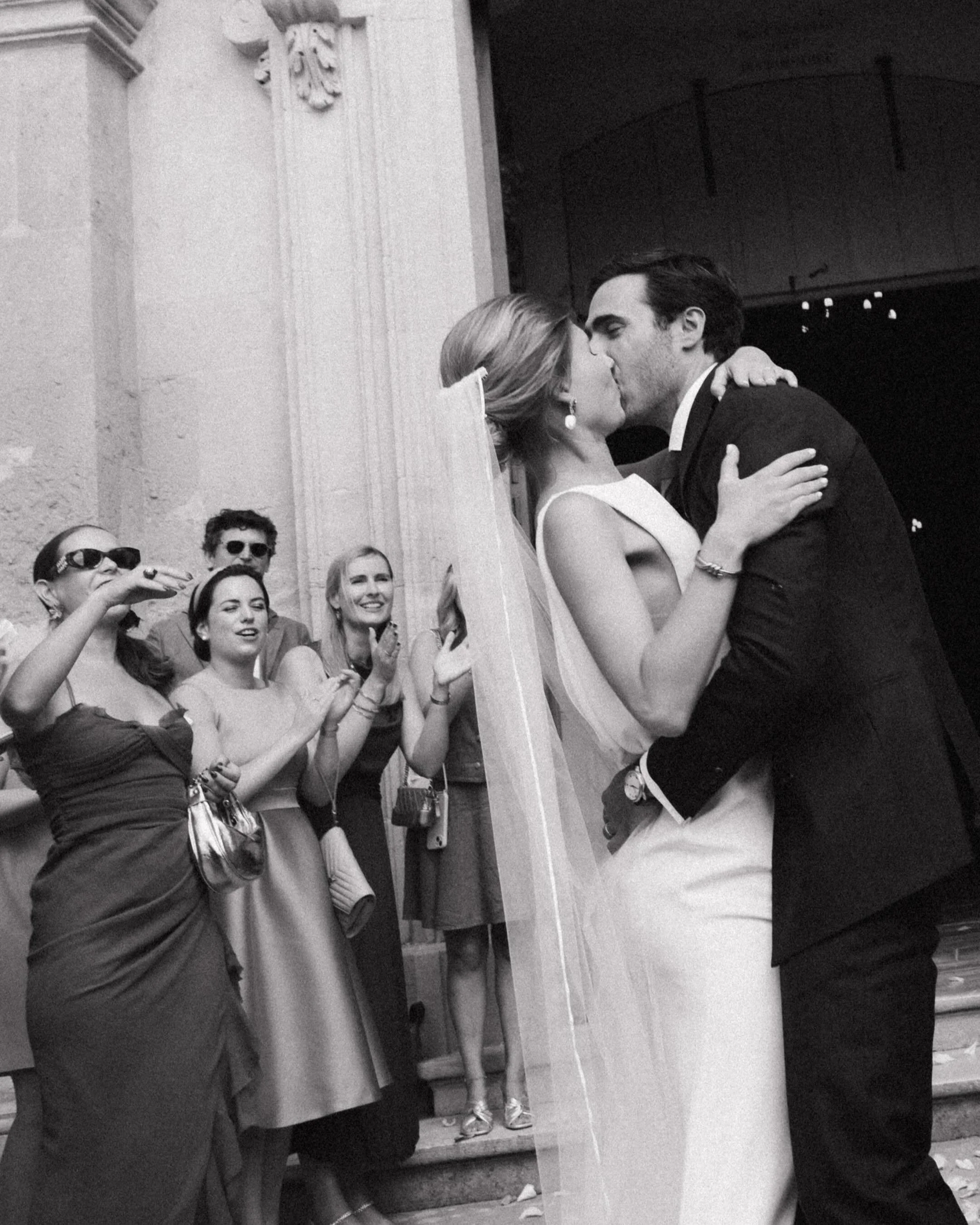 Retour sur un mariage incroyable avec L&amp;M en Dr&ocirc;me Proven&ccedil;ale en Juillet 2025 🤍

Un post immersif entre les moments de la journ&eacute;e importants pour eux ! Merci &agrave; tous les prestataires de mariage pr&eacute;sent ce jour l&