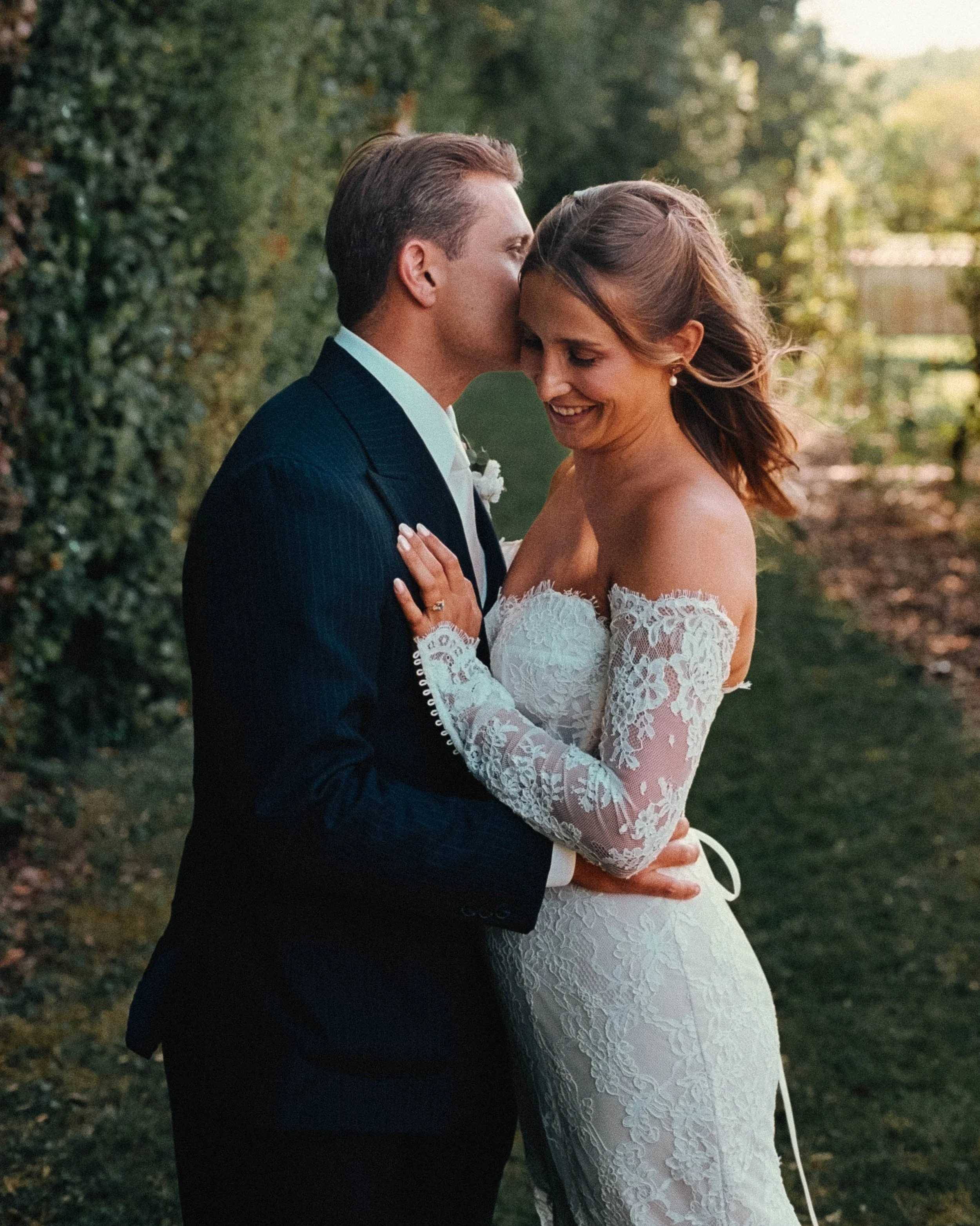 Film or Digital for Your Wedding: Which One to Choose?