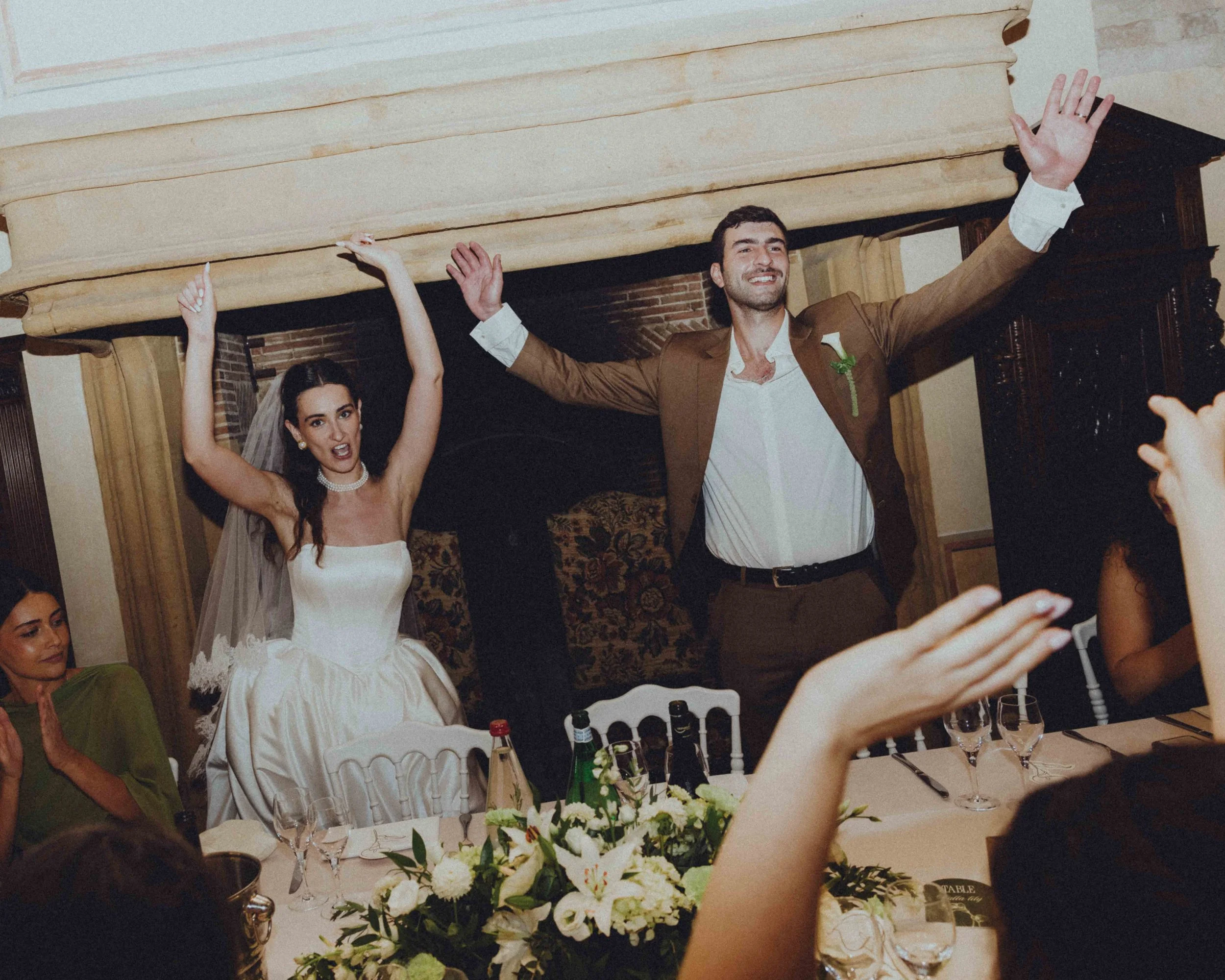 Mariage au chateau de Saint Bernard, mariage beaujolais, photographe mariage lyon, diner et soirée.