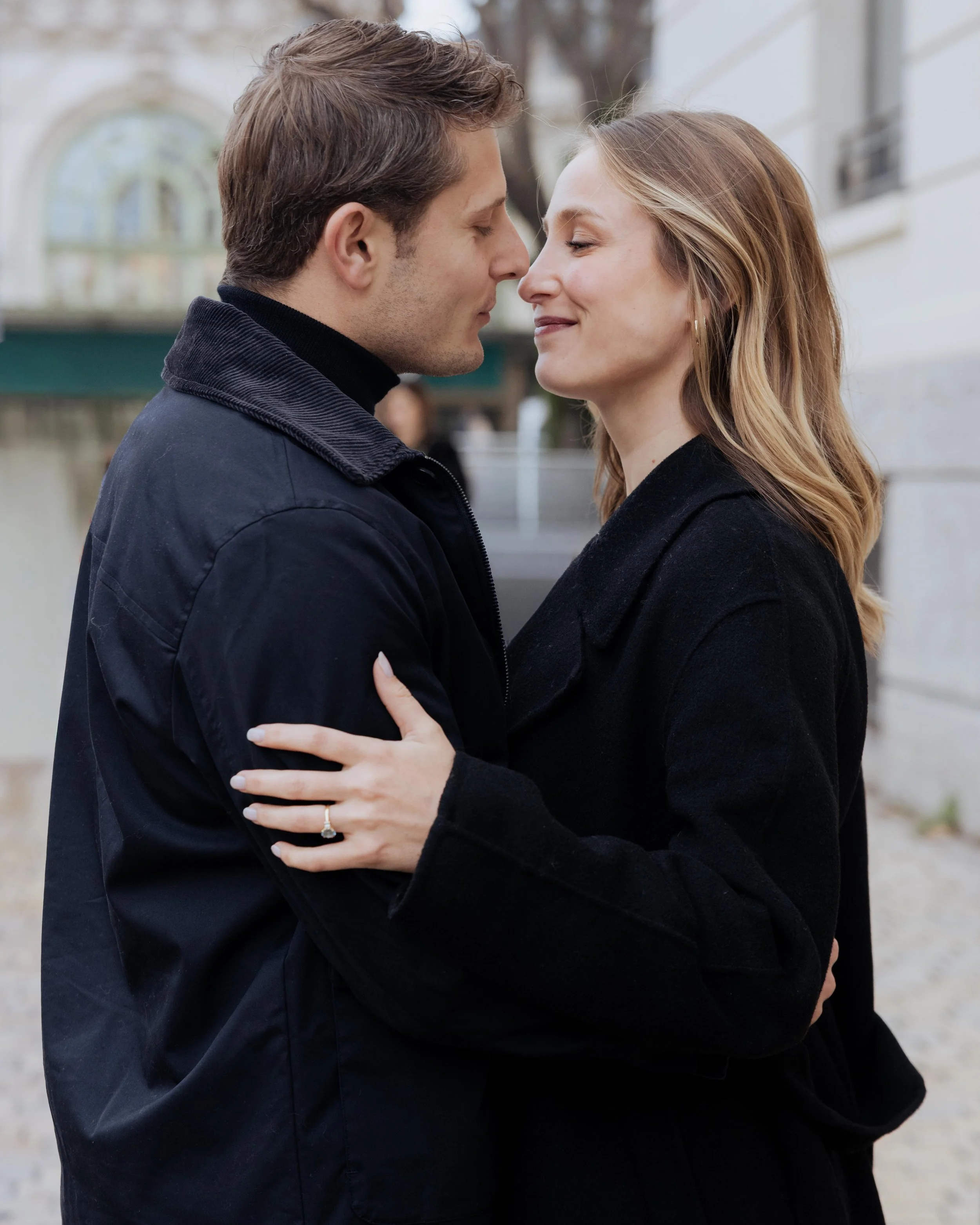 session-engagement-lyon-centre-couple-bague-fiancaillles-jeremy-talens-lyon-6