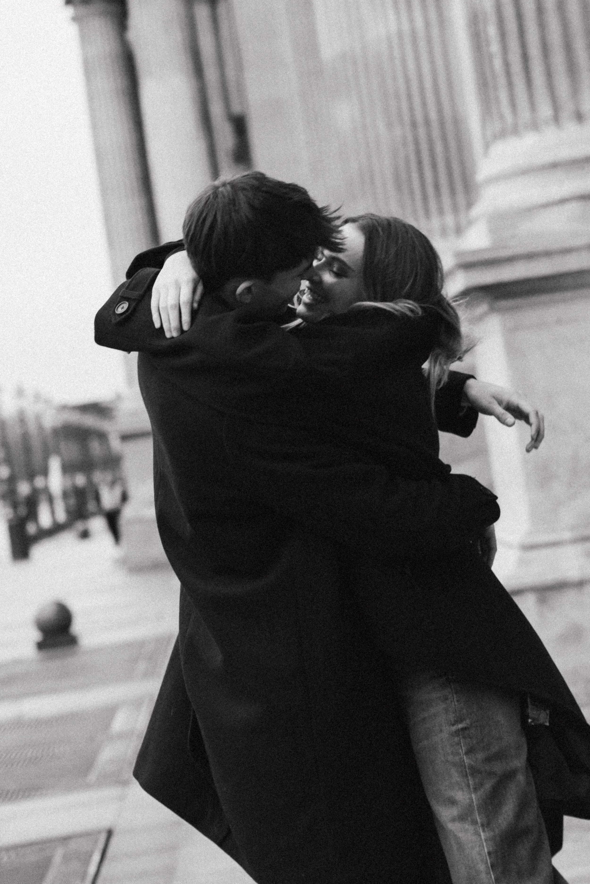 session-couple-photographe-mariage-jeremy-talens-louvre-paris