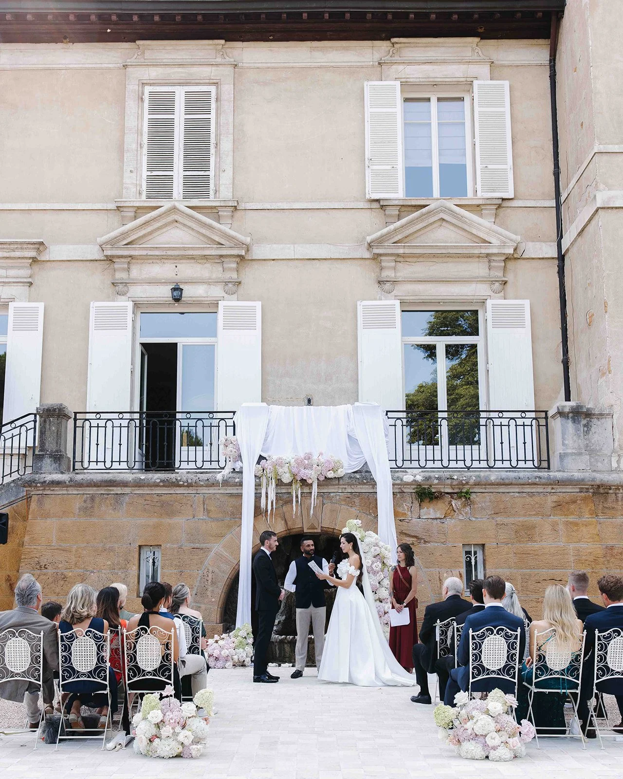 photographe-de-mariage-chateau-du-bost-blacé-beaujolais-112.jpg