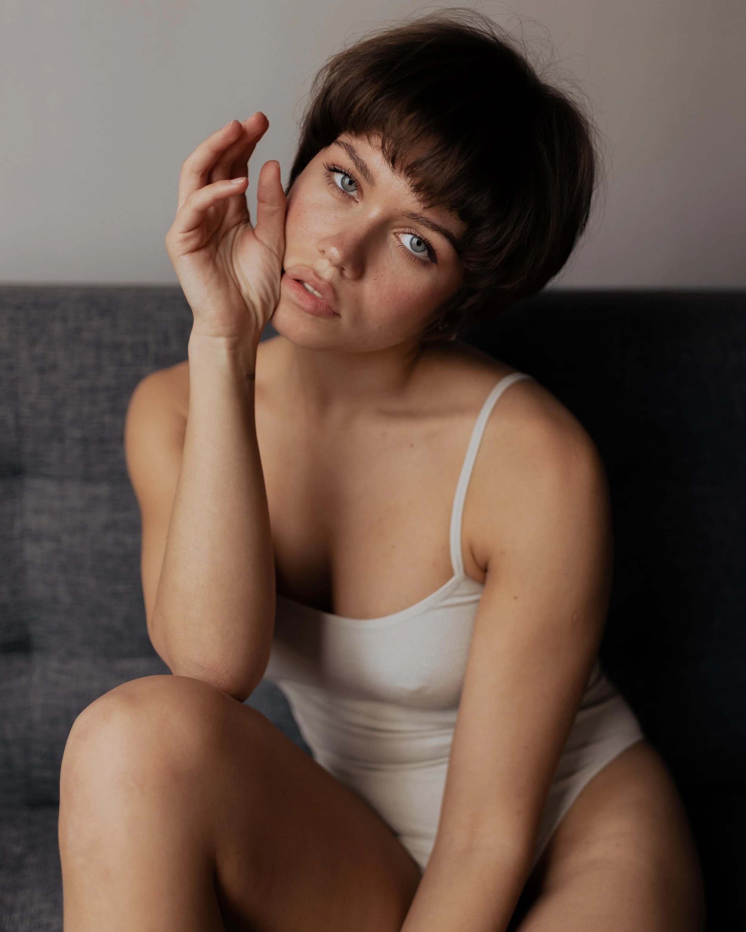 shooting-editorial-photographe-mode-paris-lyon-jeremy-talens-portrait-femme-devenir-mannequin-book-polaroid