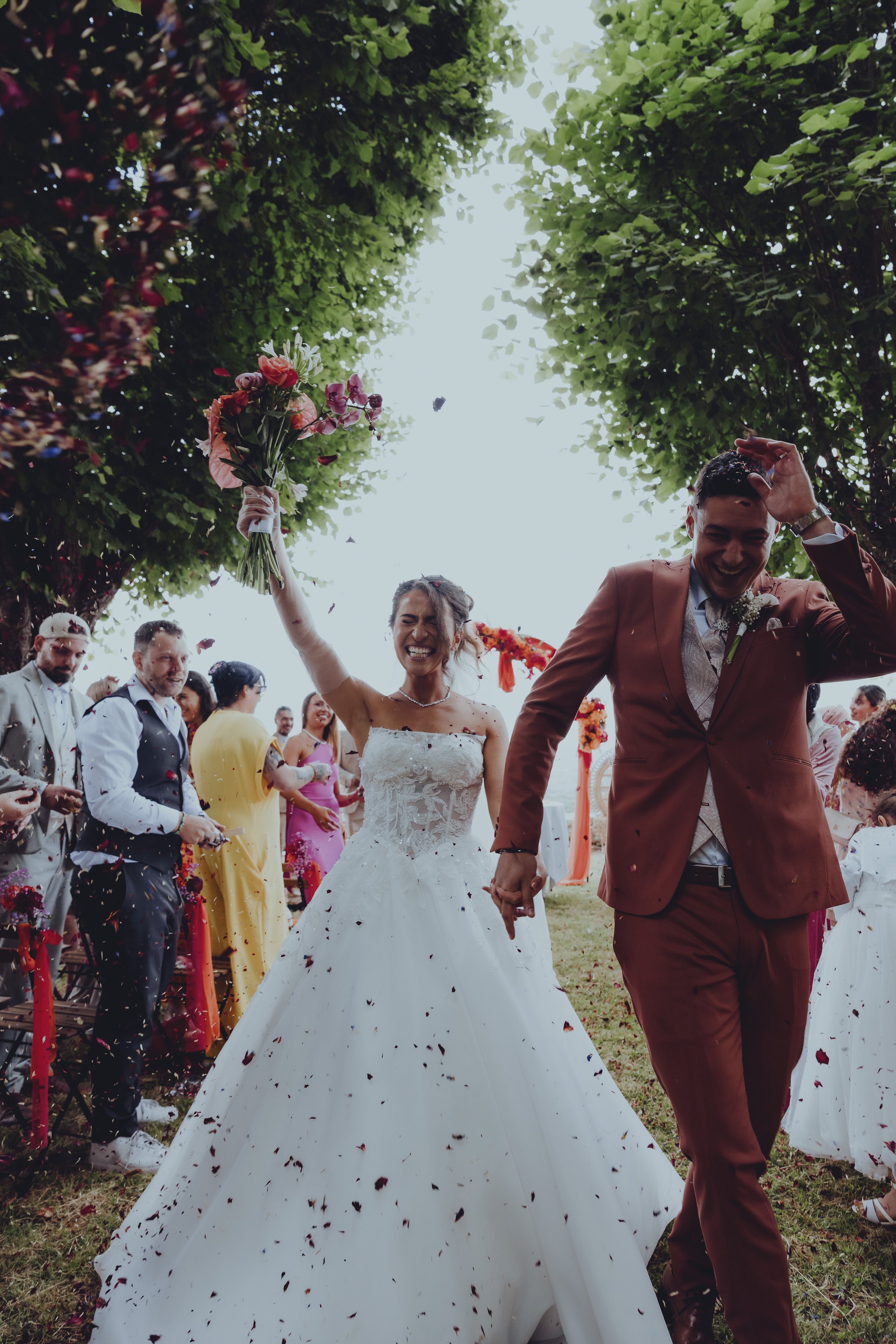 Mariage au château de Villars dans la loire, cérémonie laïque, photos de couples.