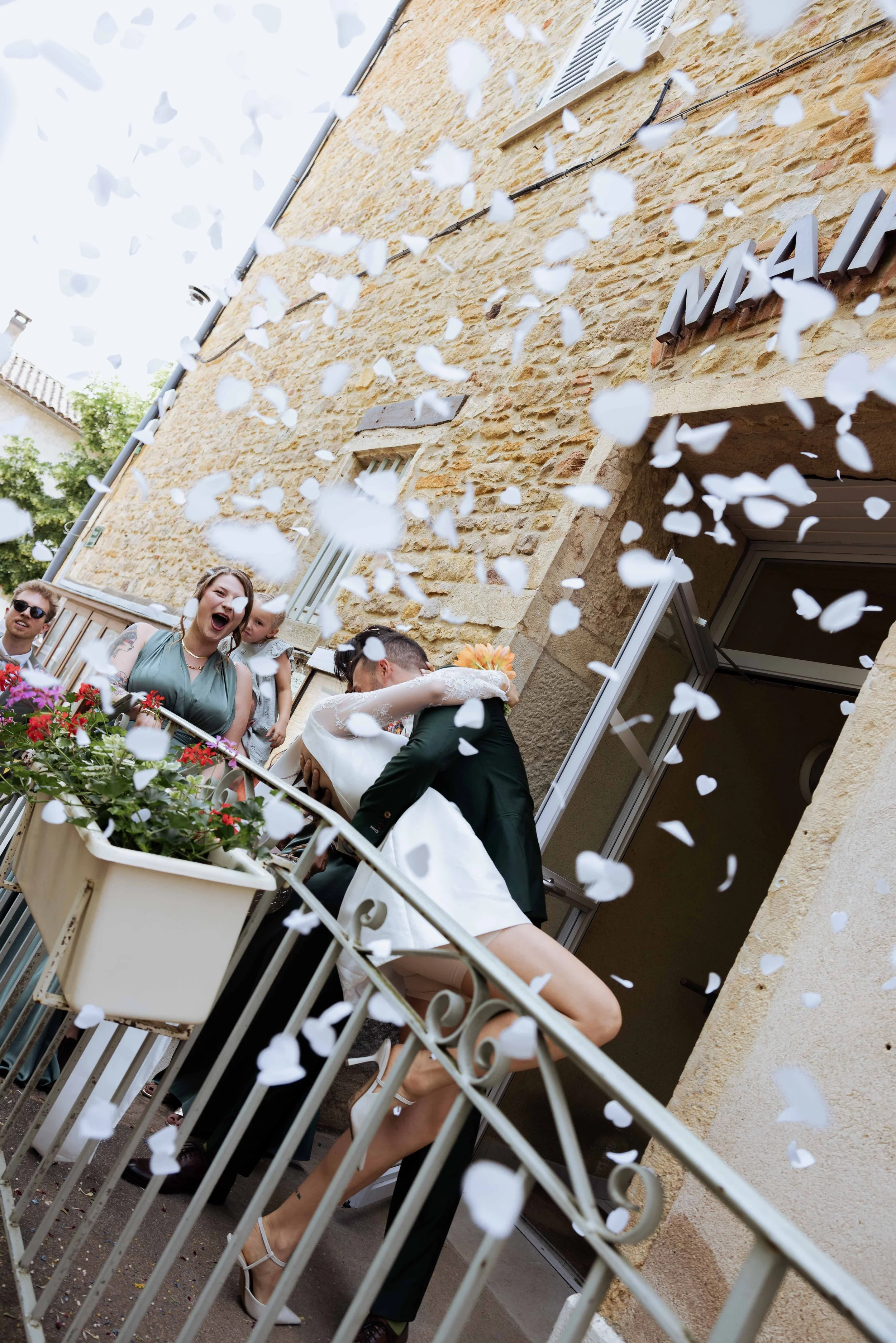 photographe-mariage-lyon-beaujolais-chateau-saint-trys-grain-argentique-247.jpg