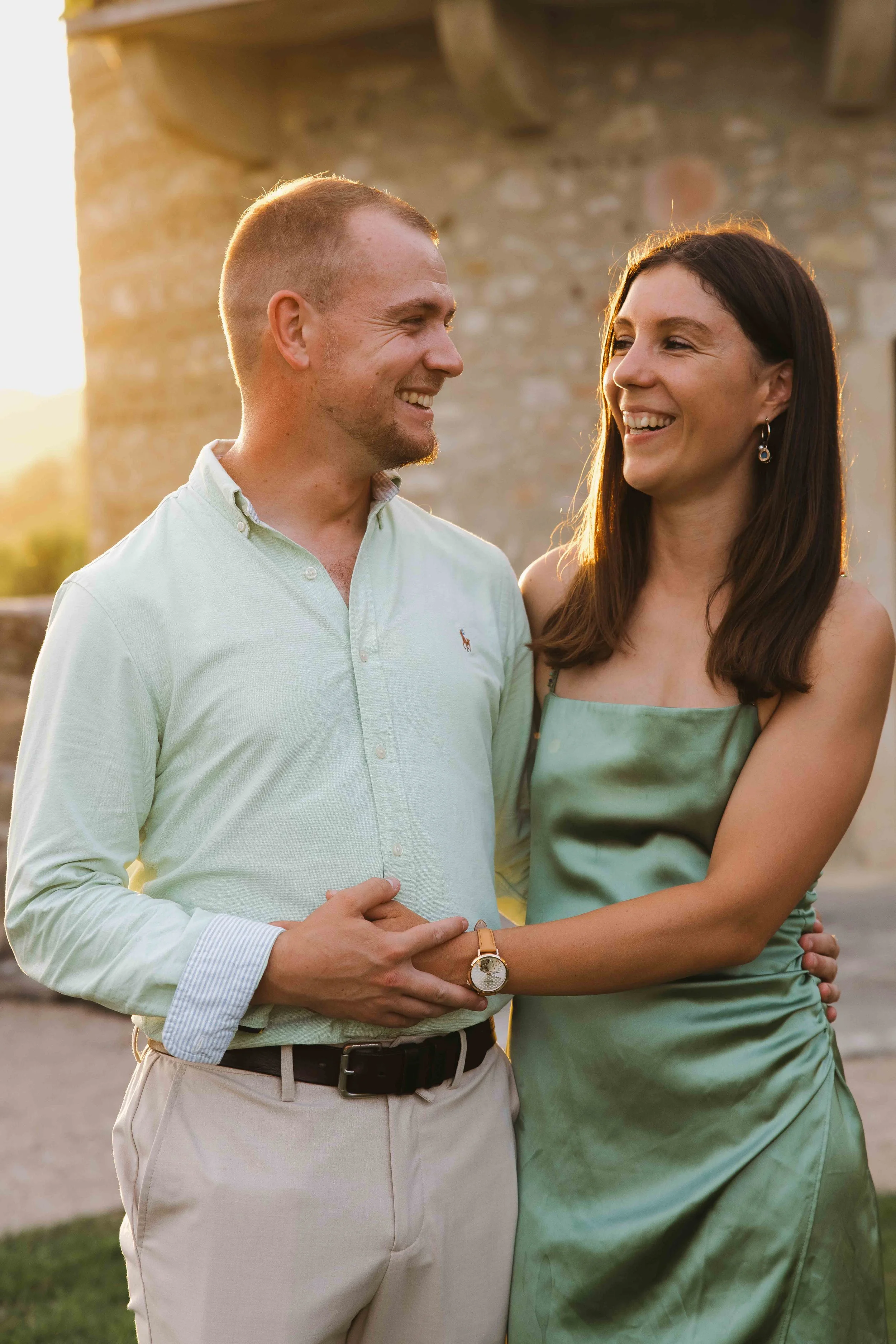 Mariage au chateau de Saint Bernard, mariage beaujolais, photographe mariage lyon, cocktail et invités.