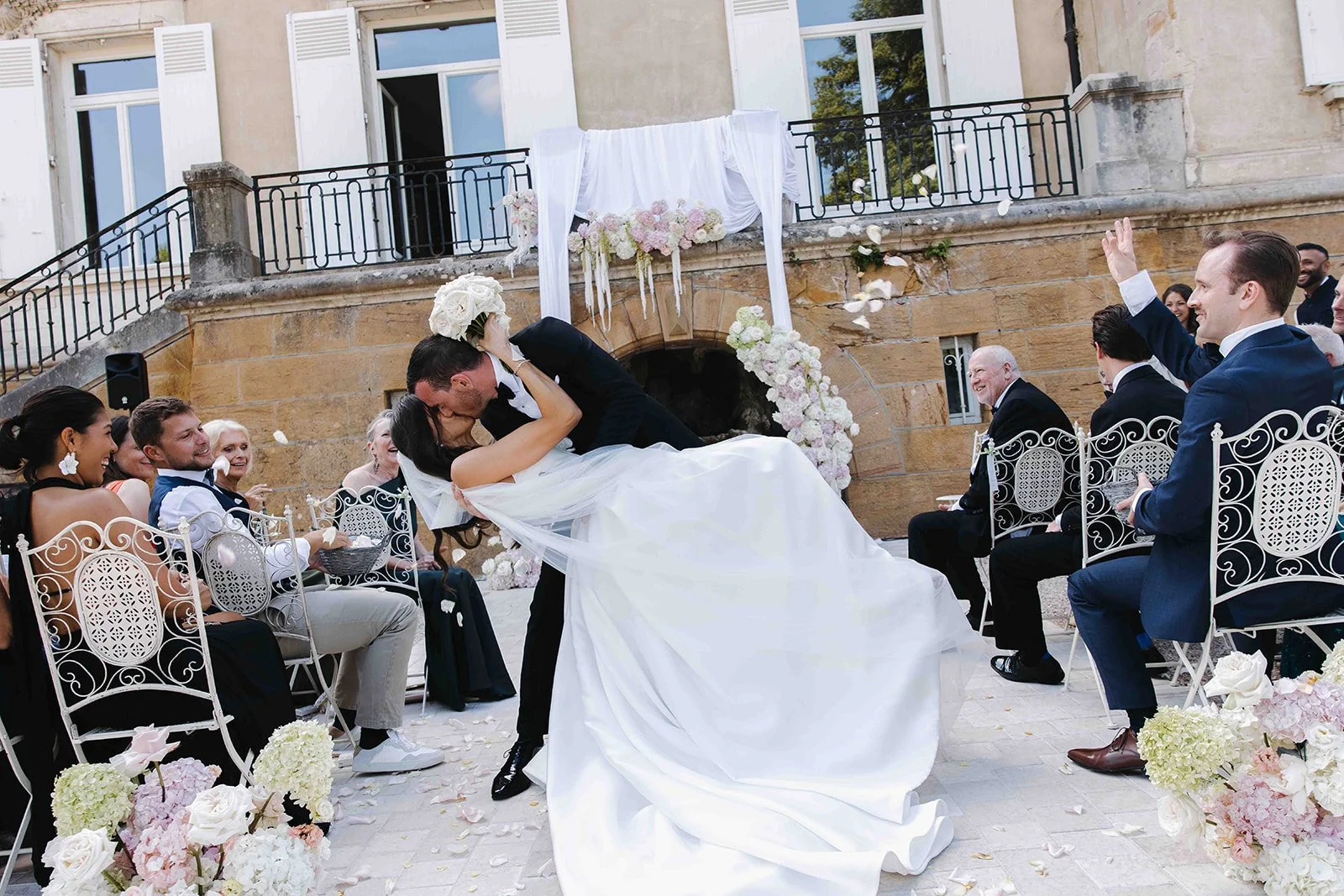 photographe-de-mariage-chateau-du-bost-blacé-beaujolais-142.jpg