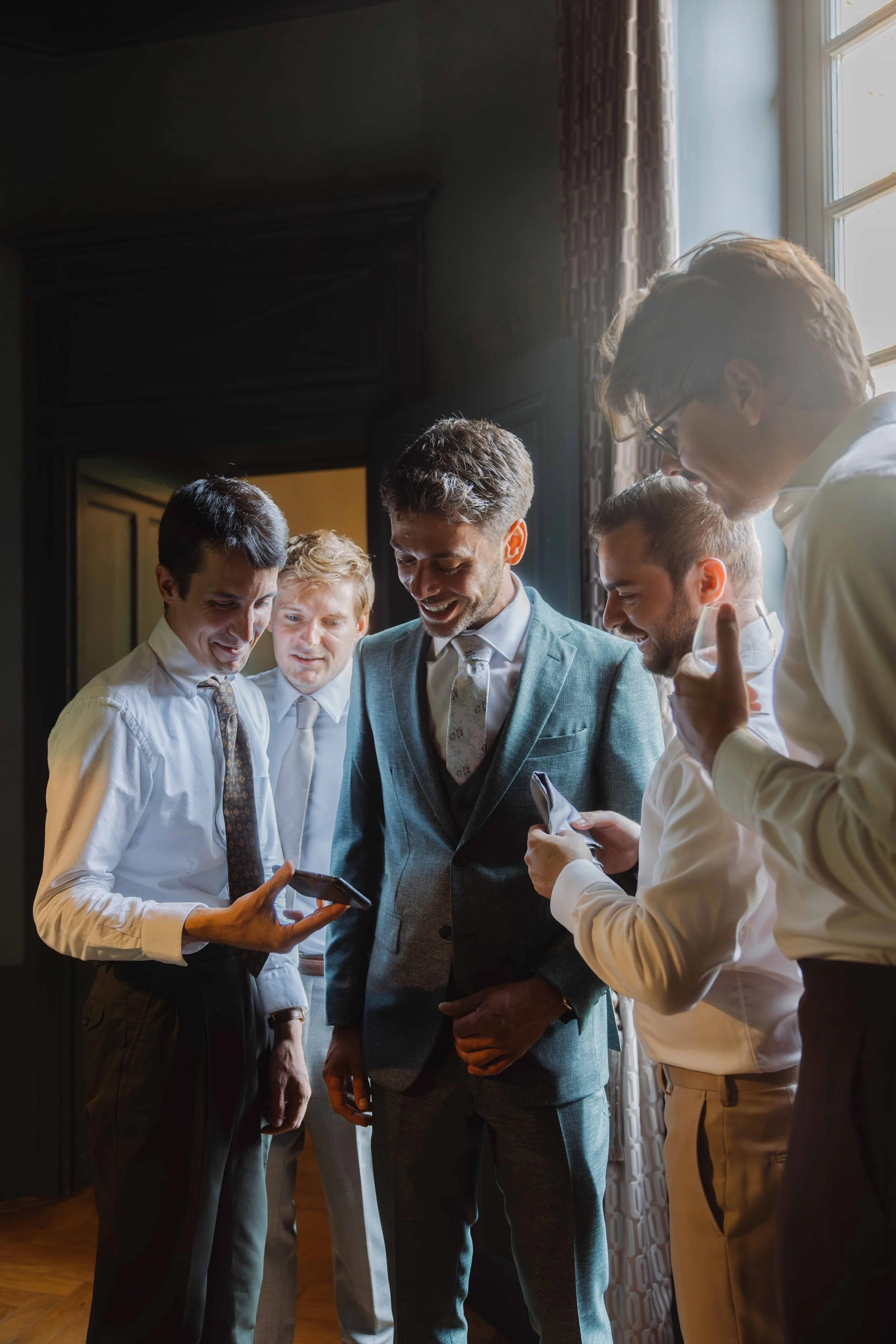 preparatifs-homme-marie-mariage-chateau-de-champ-renard-beaujolais-blace-jeremy-talens