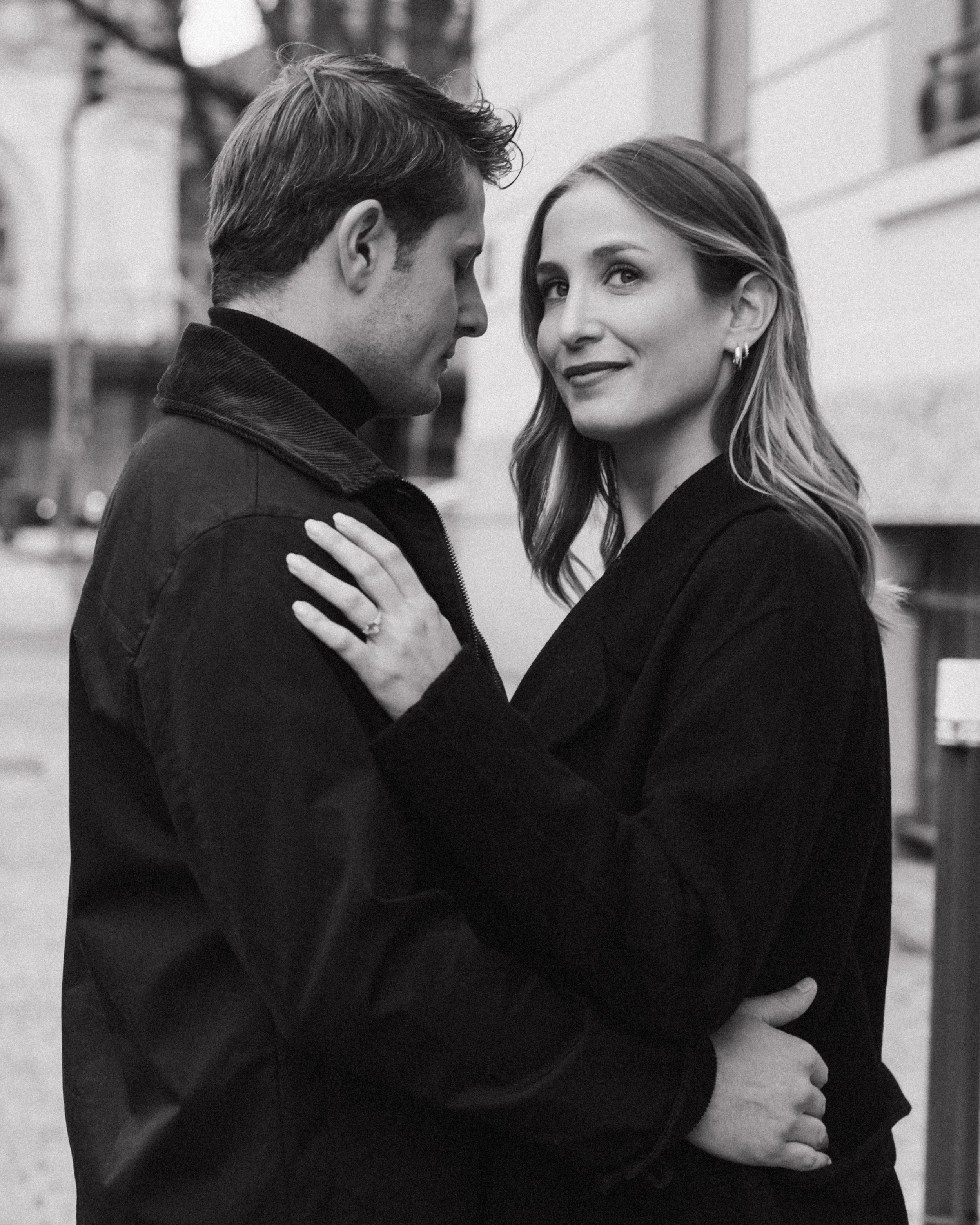 session-engagement-lyon-centre-couple-bague-fiancaillles-jeremy-talens-lyon-6
