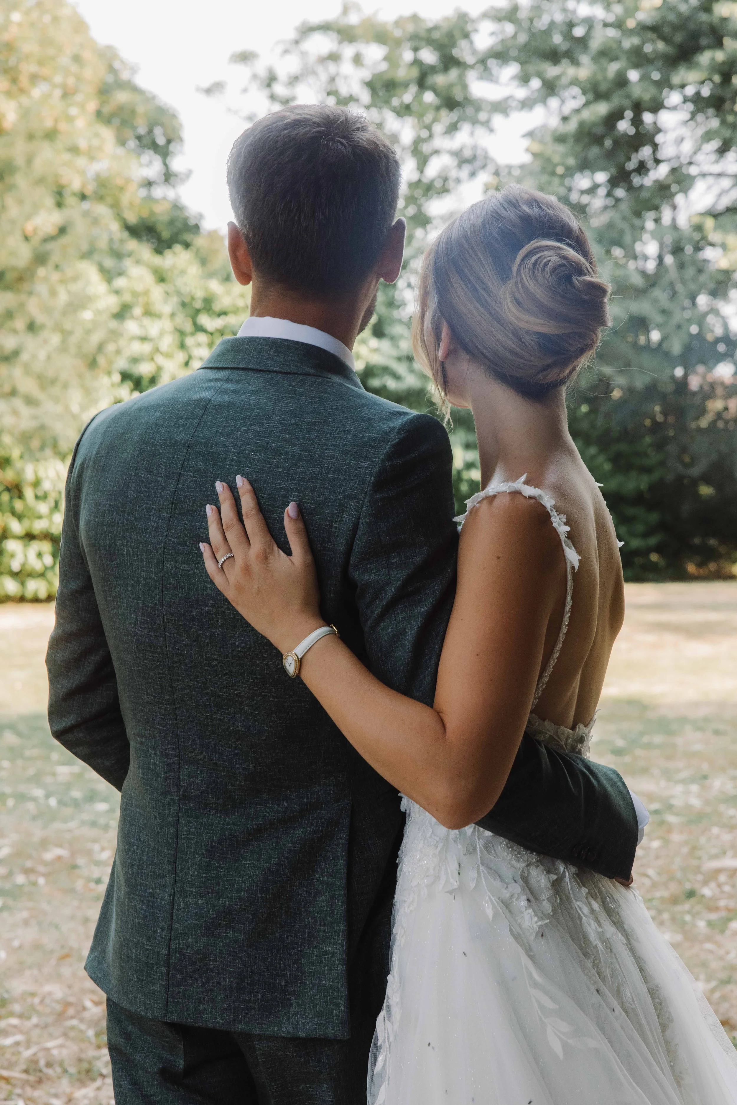 couple-maries-chateau-de-champ-renard-bouquet-robe-costume-jeremy-talens