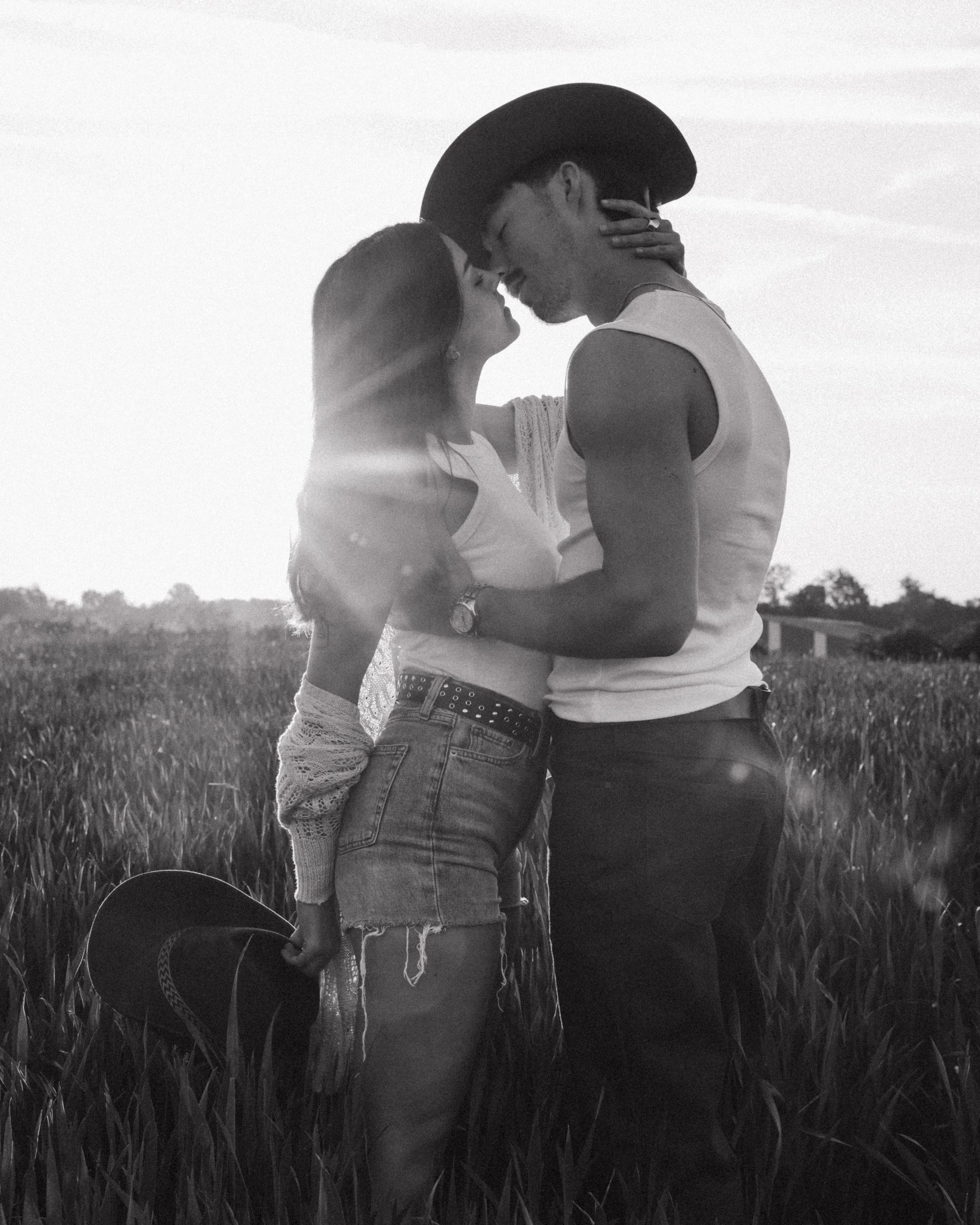 session-couple-cowboy-lyon-beaujolais-nature-editorial-photographe-mariage-jeremy-talens