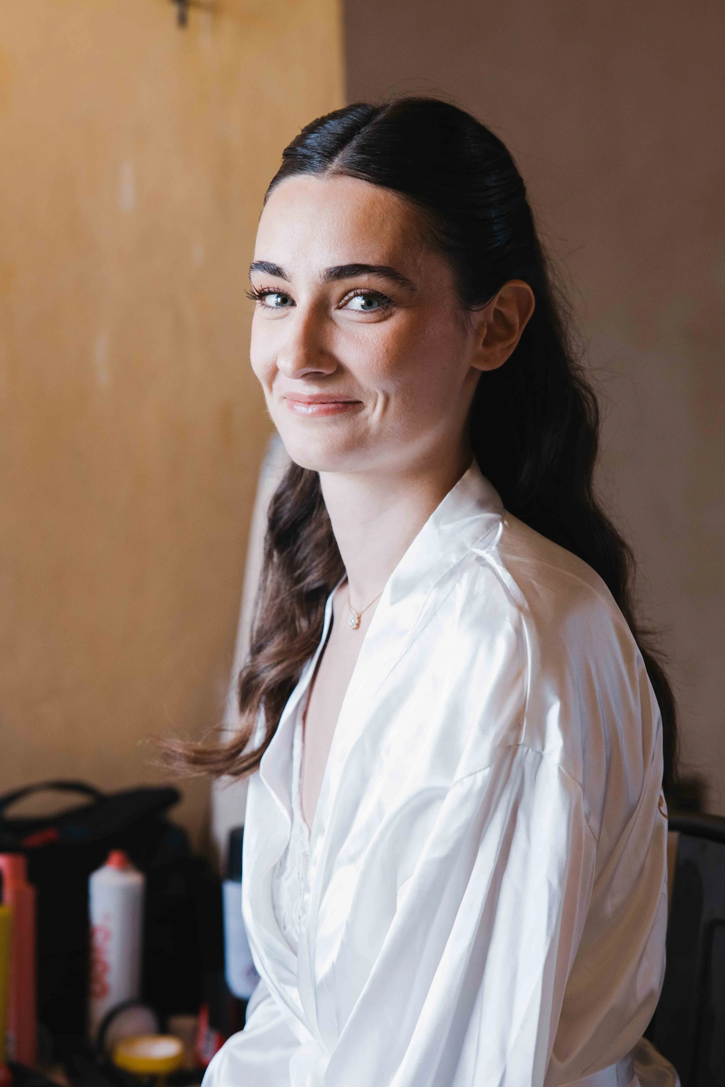 Mariage au chateau de Saint Bernard, mariage beaujolais, photographe mariage lyon, préparatifs, maquillage