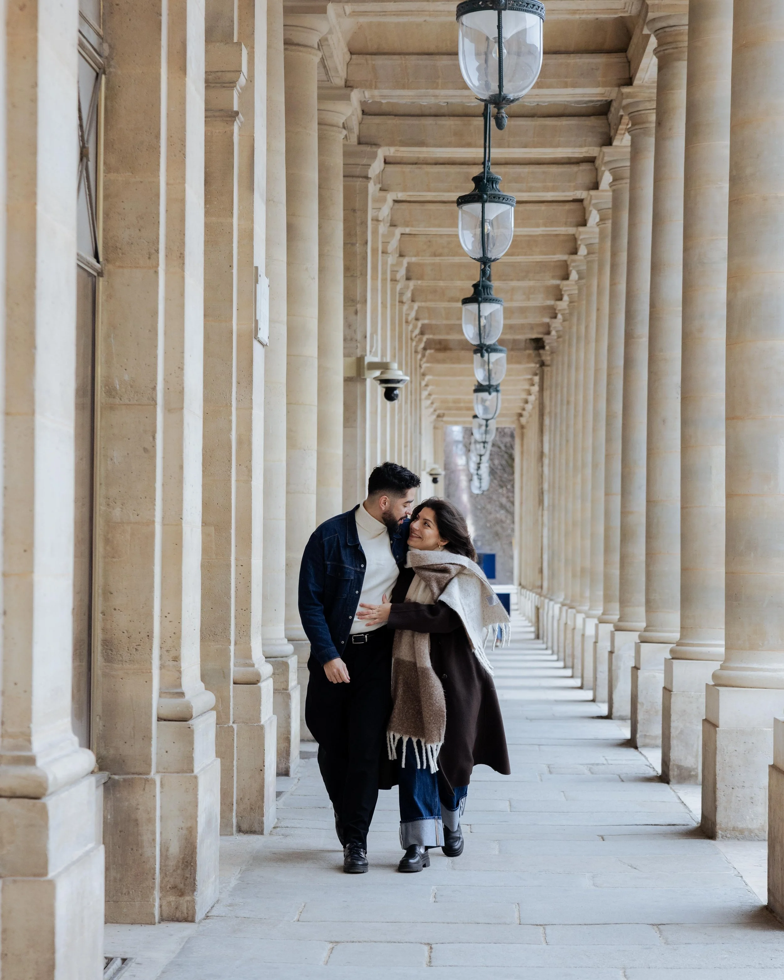 session-couple-photographe-mariage-jeremy-talens-louvre-paris