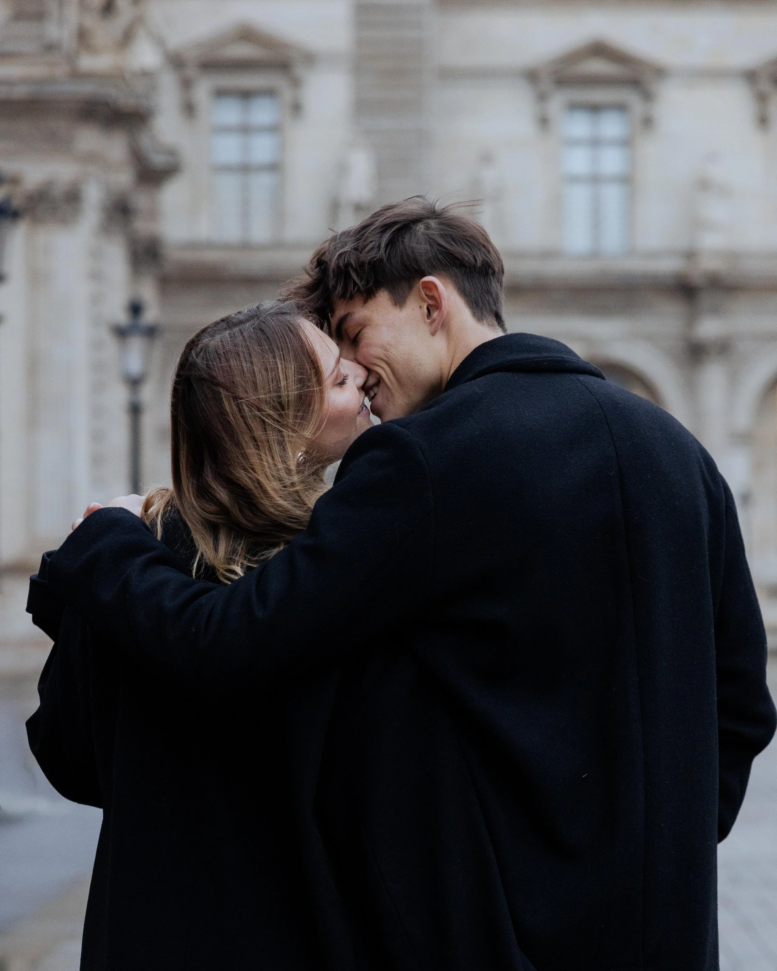 session-couple-photographe-mariage-jeremy-talens-louvre-paris