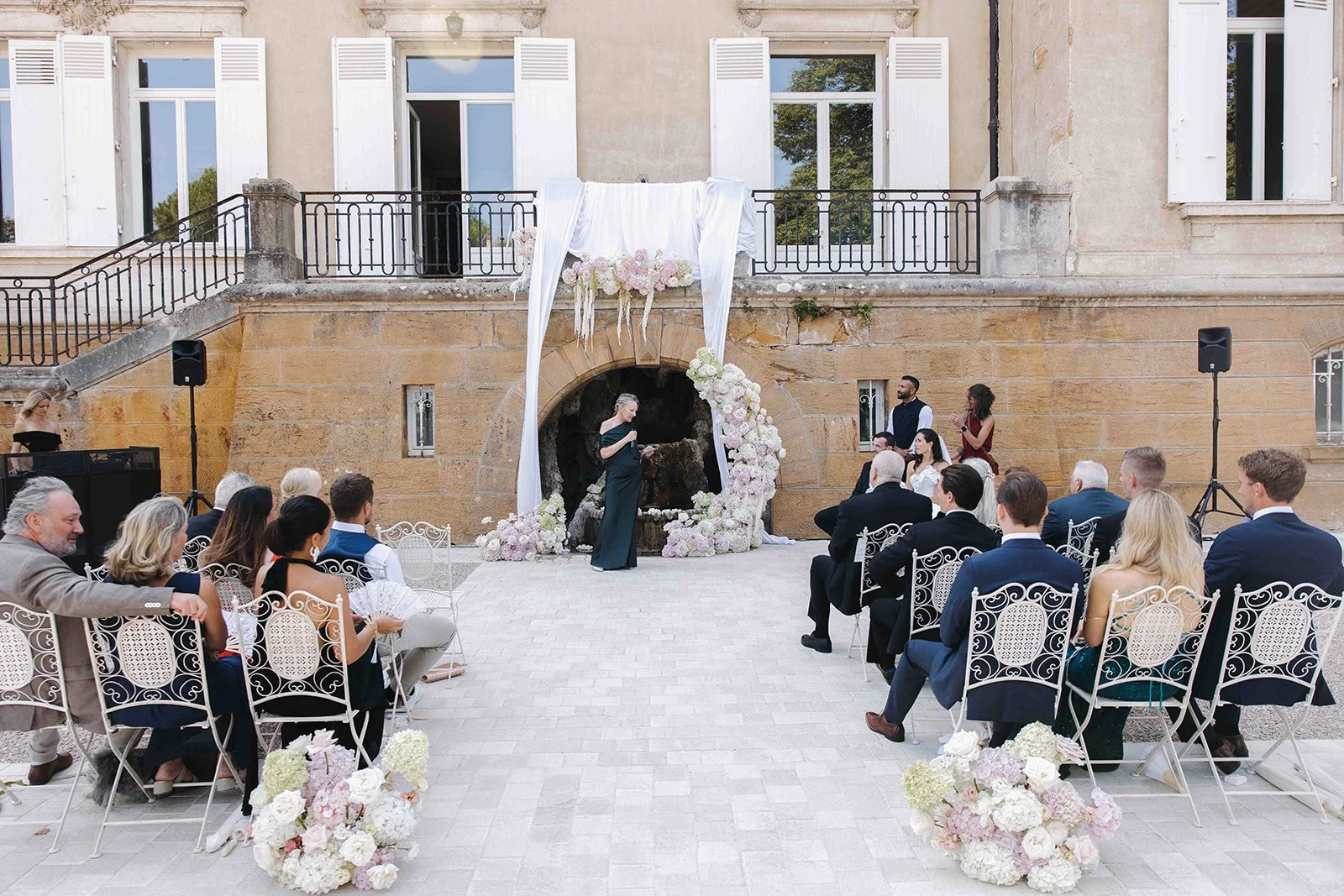 photographe-de-mariage-chateau-du-bost-blacé-beaujolais-90.jpg
